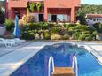 Hébergement Barbat, Rab, Hébergement 4980 - Appartement à proximité de la mer avec une plage de galets.