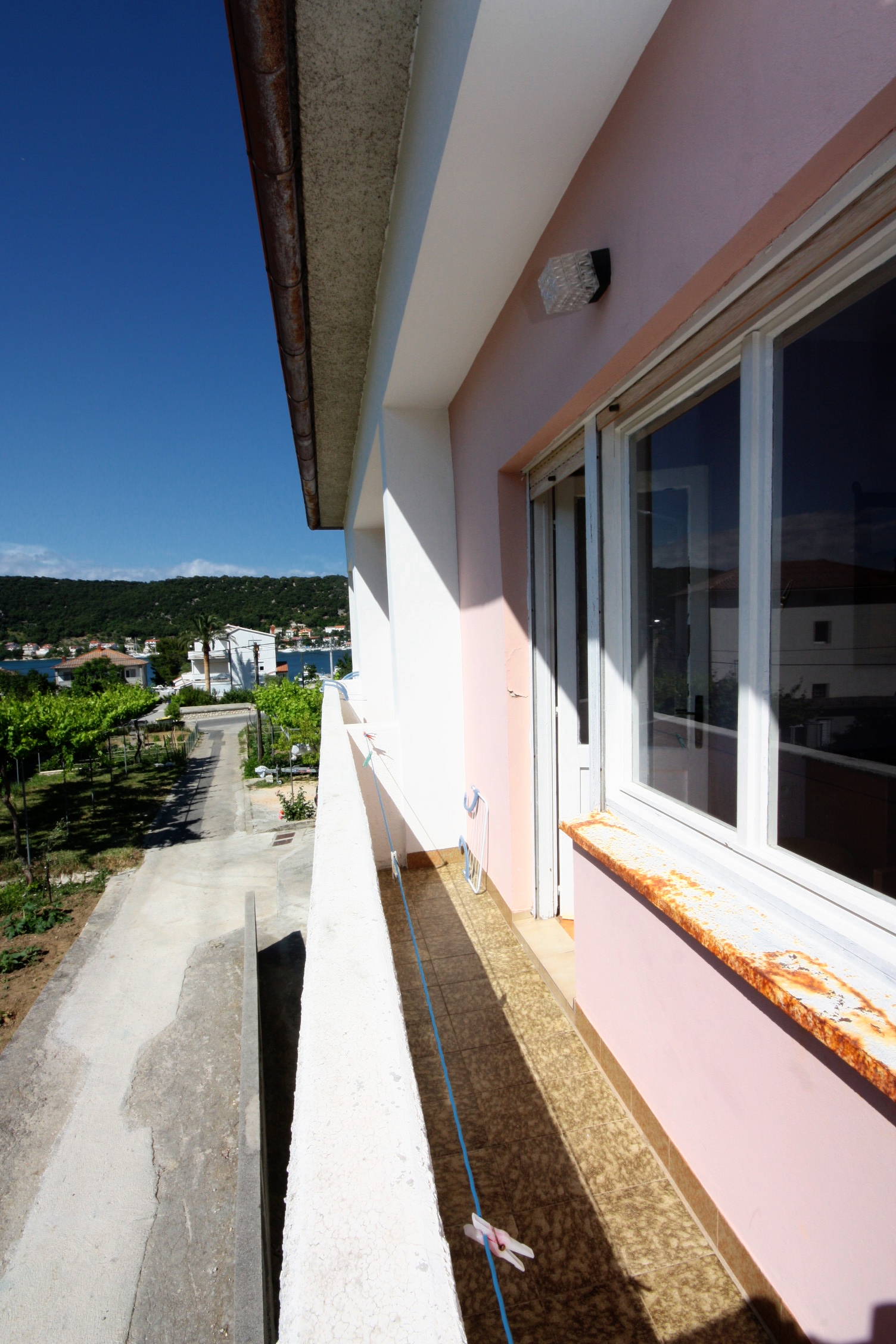 Two bedroom apartment with terrace and sea view Supetarska Draga - Donja, Rab  A-a