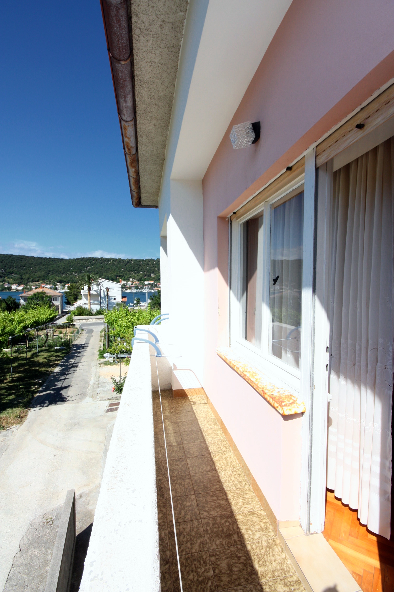 Two bedroom apartment with terrace and sea view Supetarska Draga - Donja, Rab  A-a