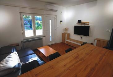 Supetarska Draga - Donja, Sala de estar in the apartment, air condition available, (pet friendly) y WiFi.