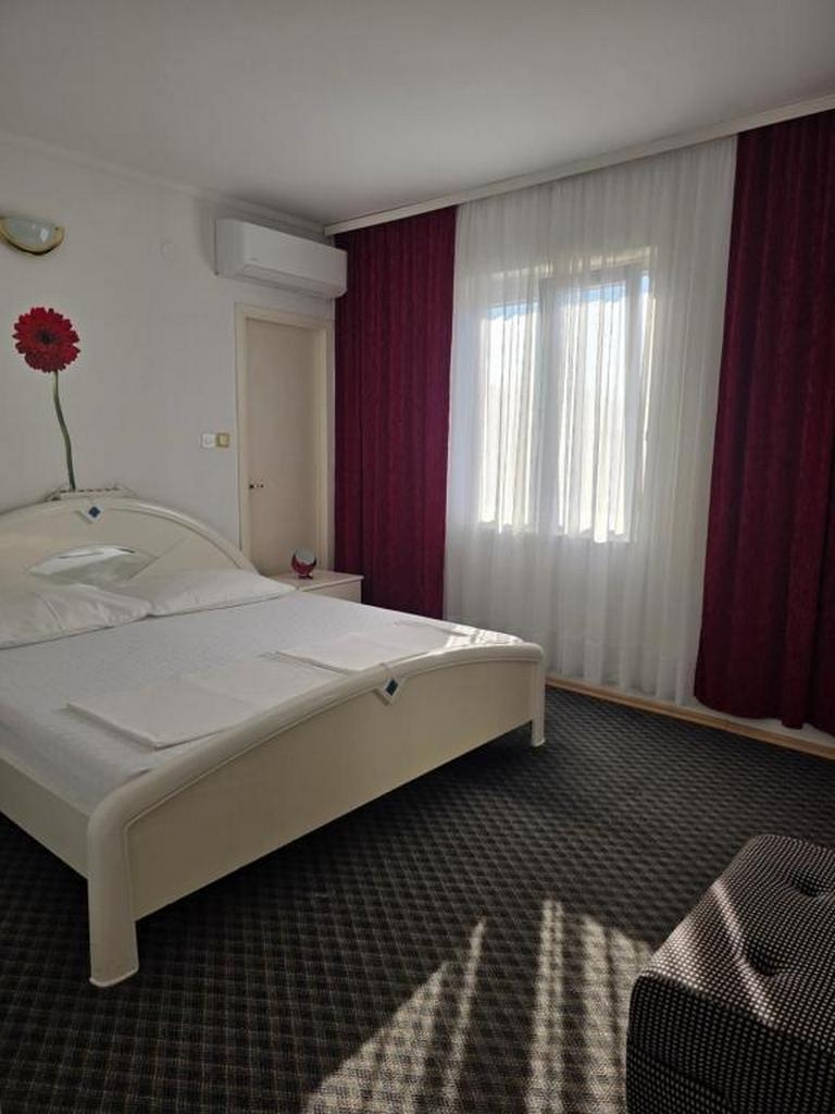 One bedroom apartment with balcony and sea view Palit, Rab  A-a