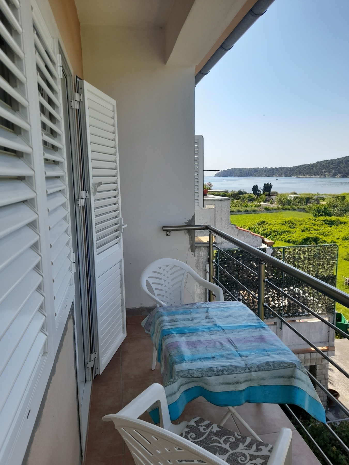 Two bedroom apartment with terrace and sea view Kampor, Rab  A-a