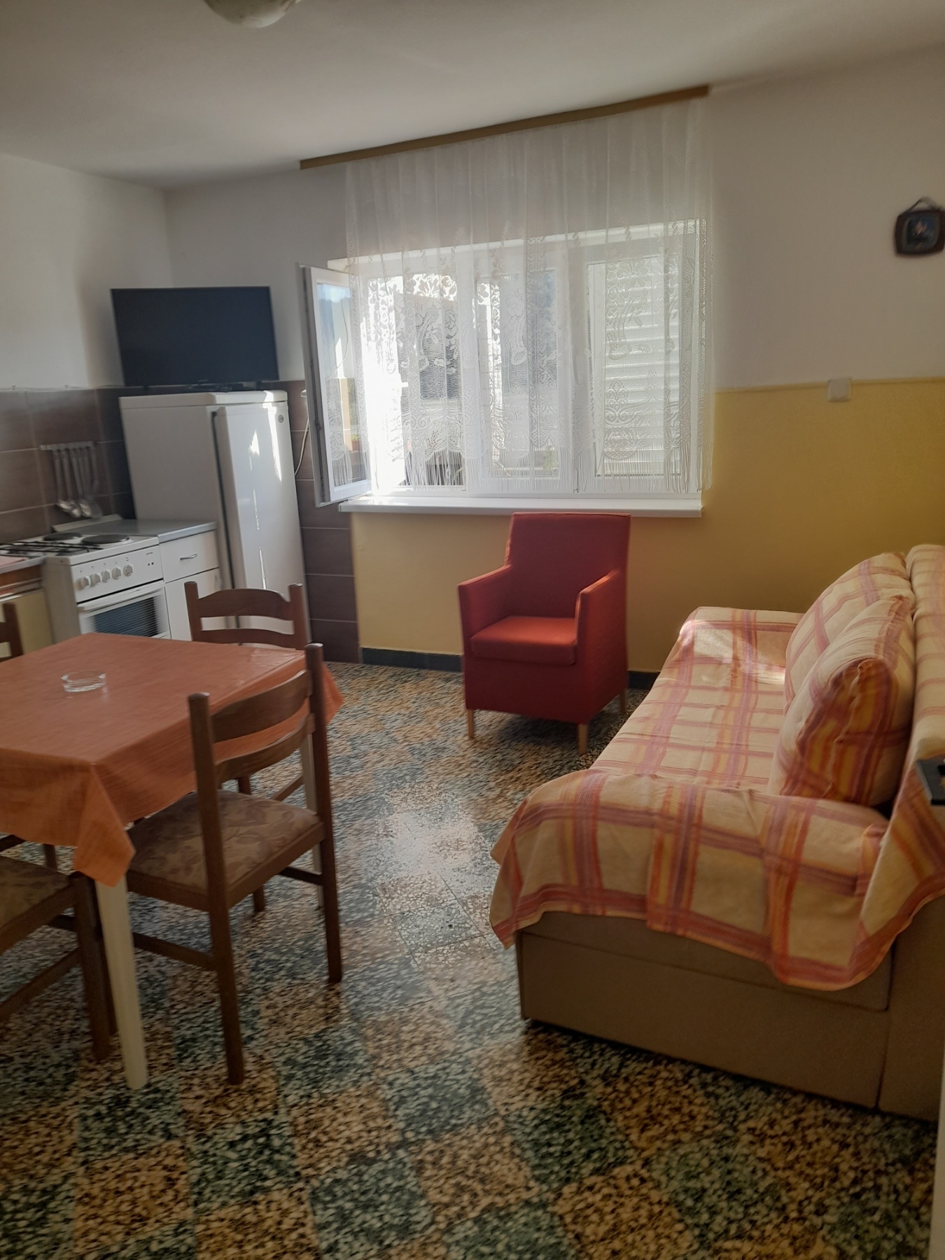 One bedroom apartment with terrace and sea view Kampor, Rab (A-4984-b)