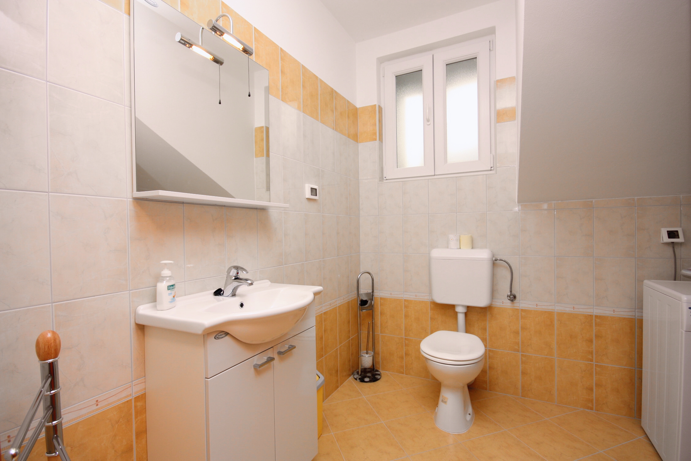 Two bedroom apartment with balcony and sea view Kampor, Rab  A-a