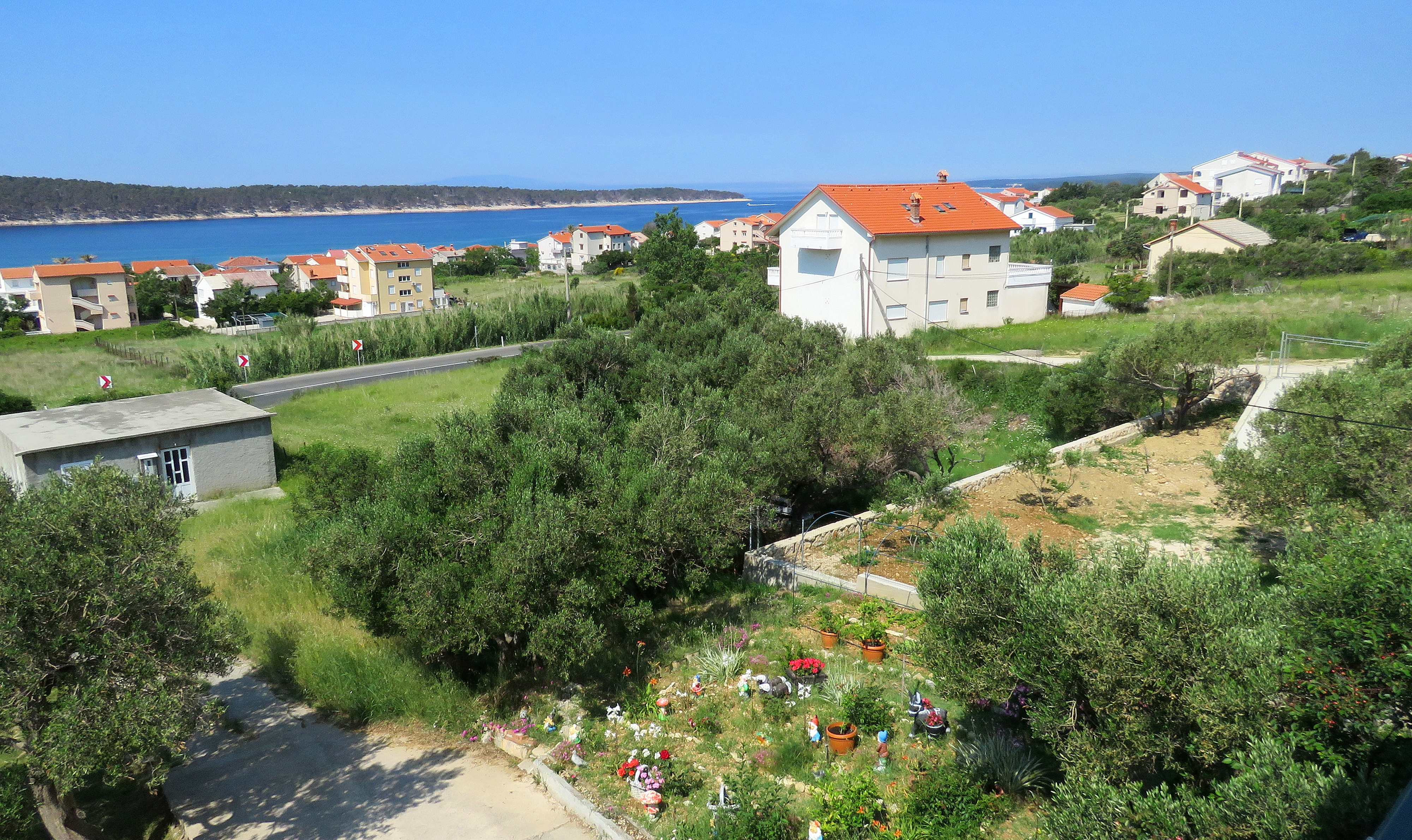 One bedroom apartment with balcony and sea view Barbat, Rab  A-a