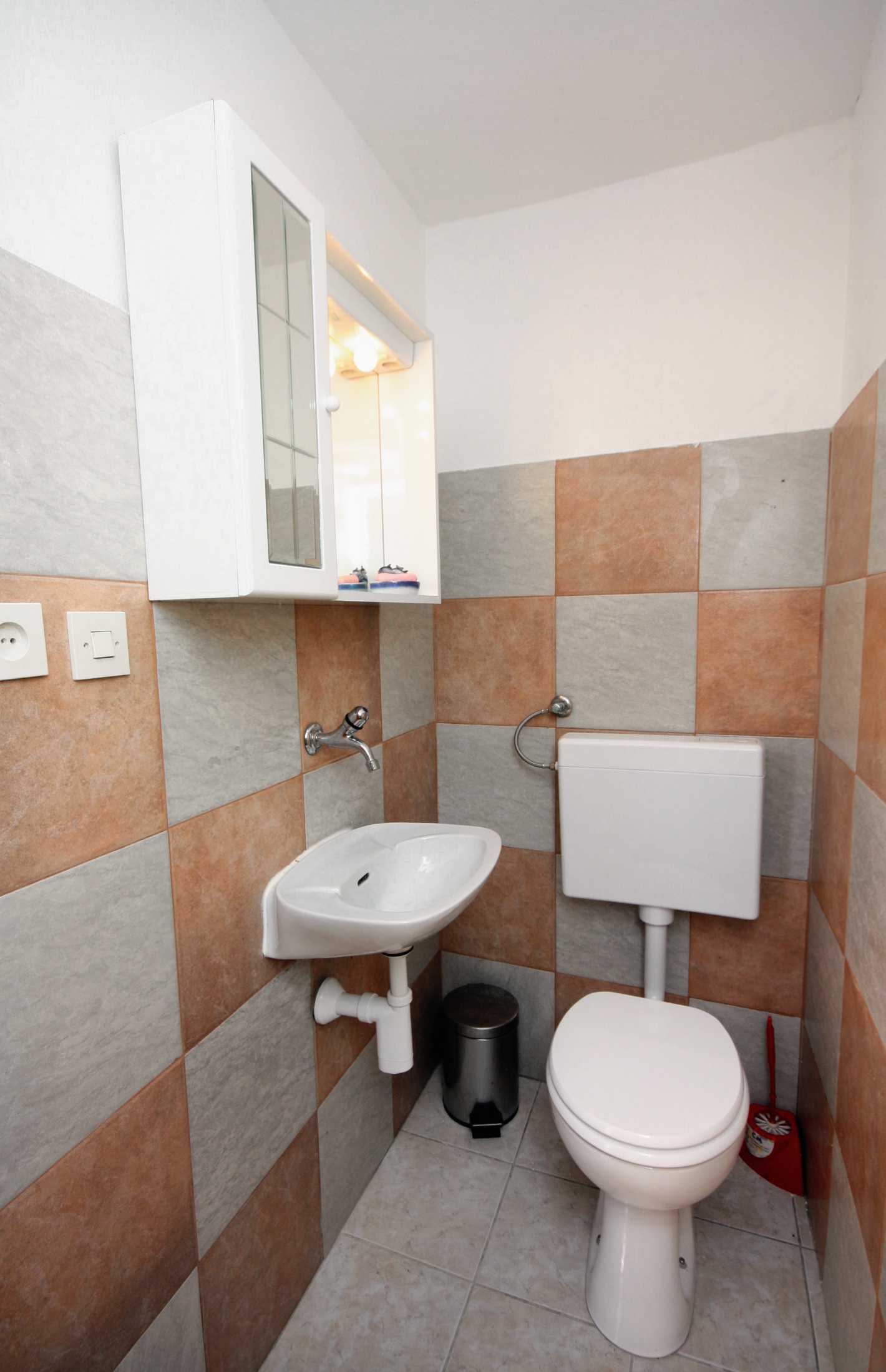 One bedroom apartment with terrace and sea view Barbat, Rab  A-c