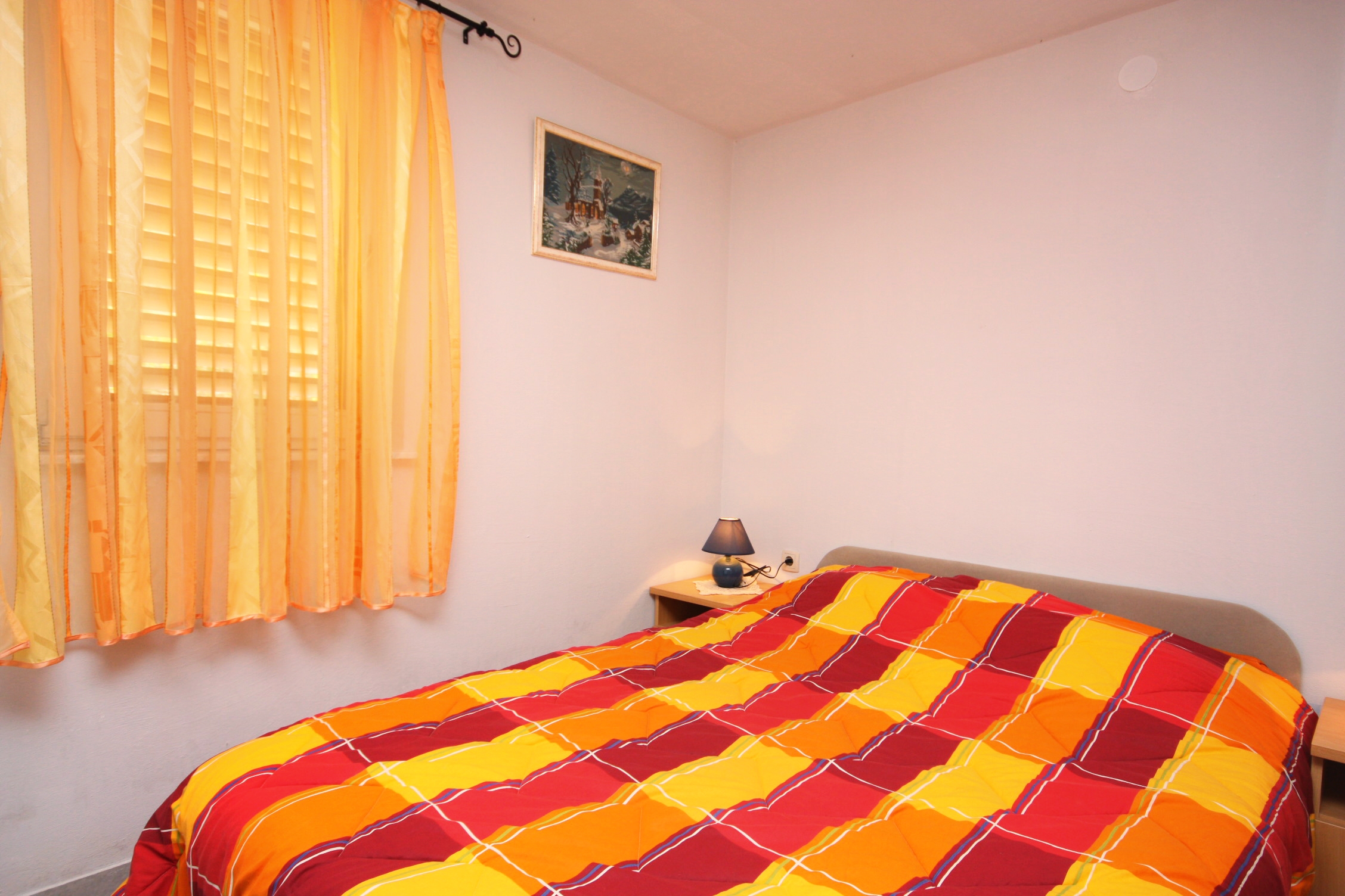 One bedroom apartment with terrace and sea view Barbat, Rab  A-c
