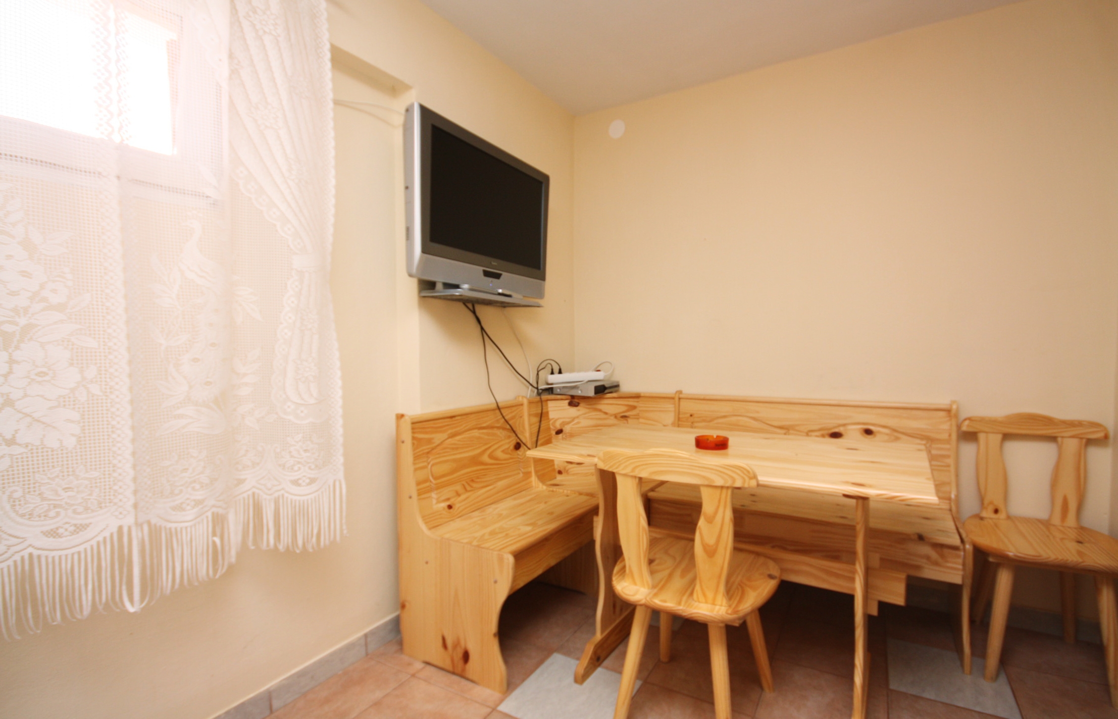 One bedroom apartment with terrace and sea view Barbat, Rab  A-c