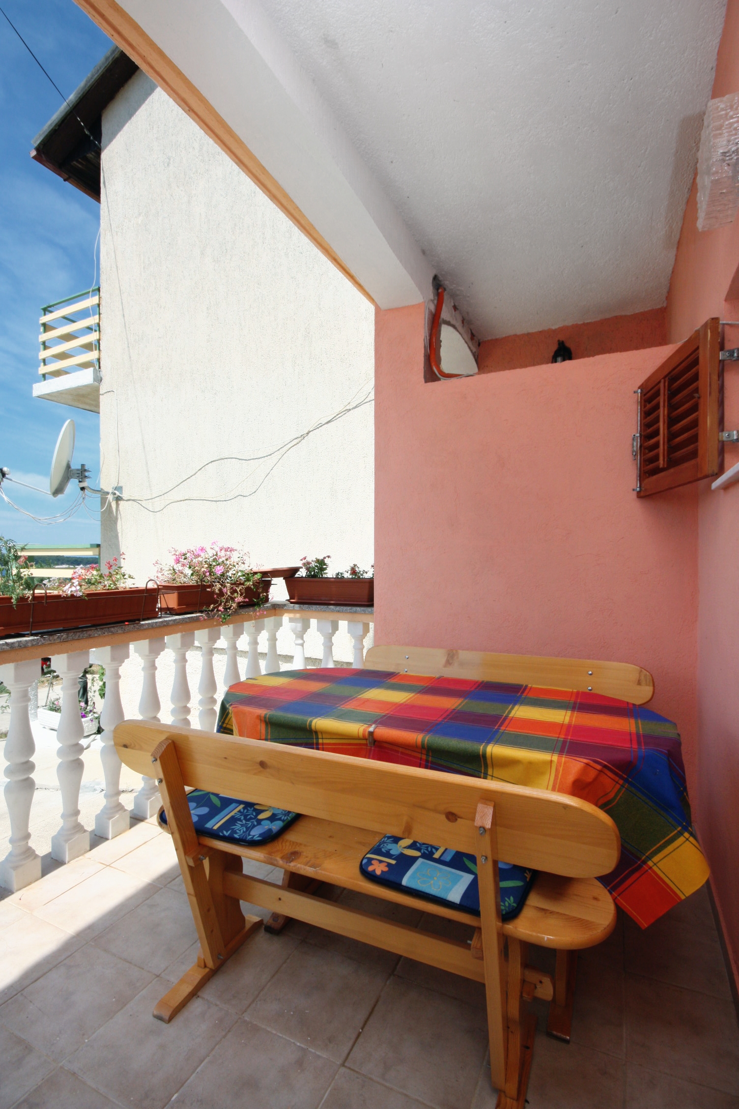 One bedroom apartment with terrace and sea view Barbat, Rab  A-c