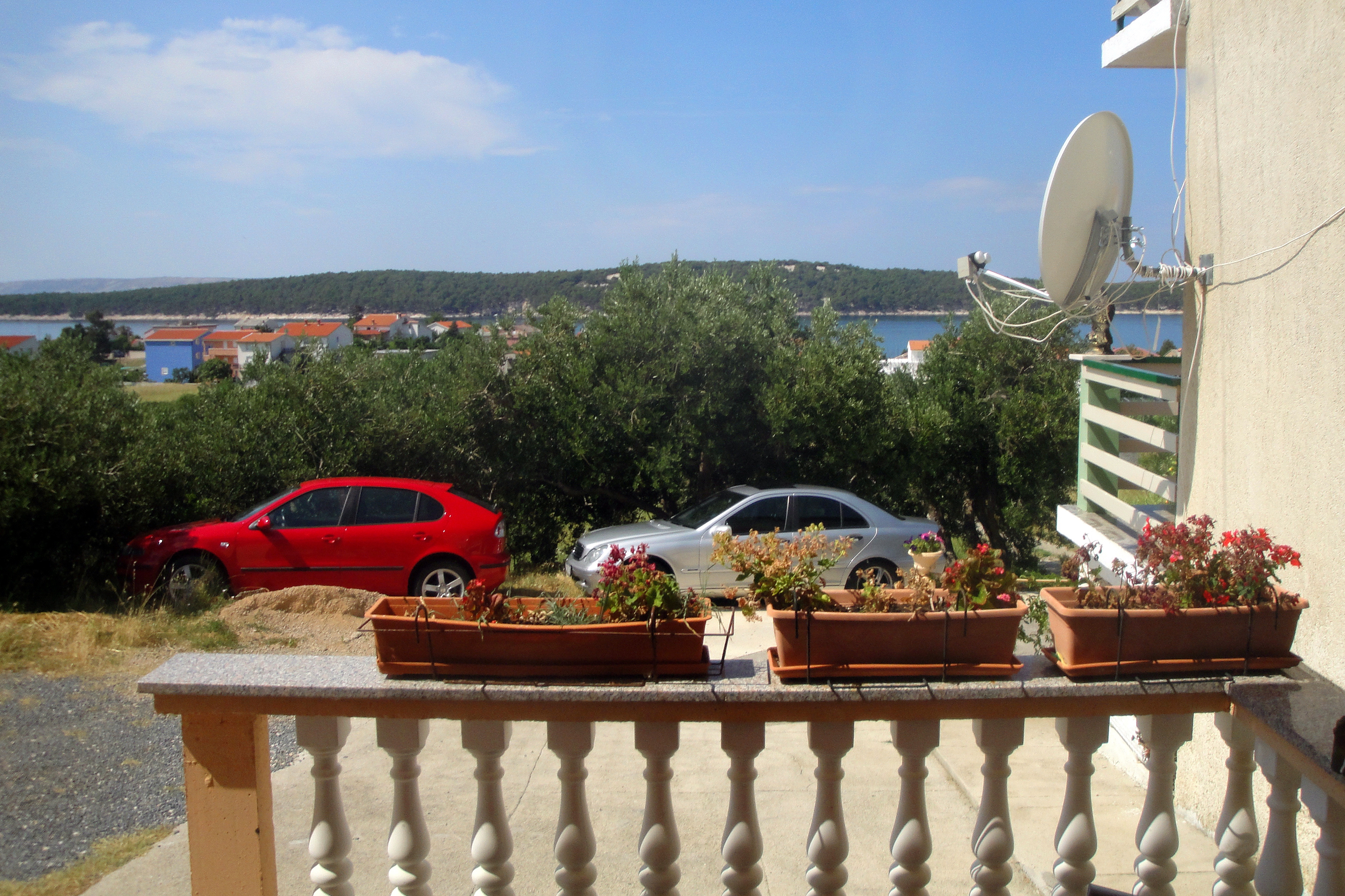 One bedroom apartment with terrace and sea view Barbat, Rab  A-c