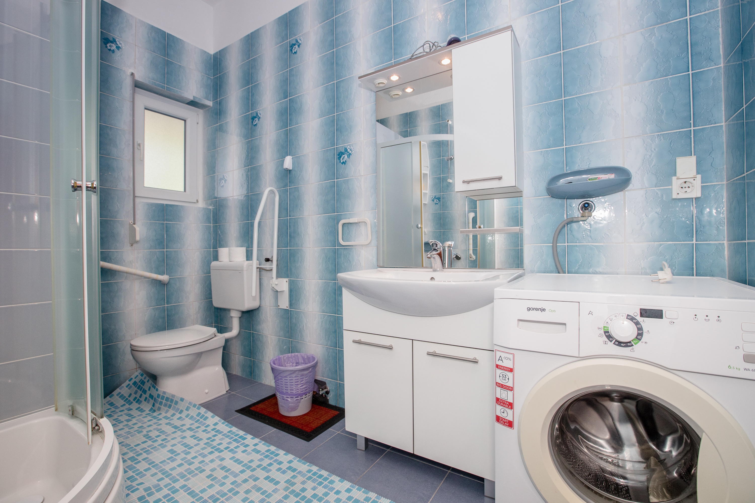 Three bedroom apartment with terrace Palit, Rab  A-a