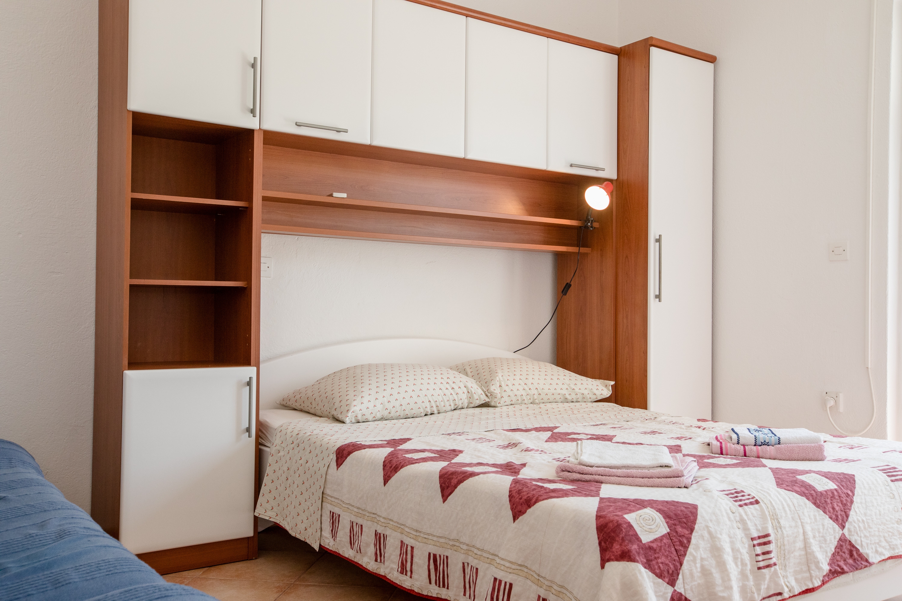 Three bedroom apartment with terrace Palit, Rab  A-a