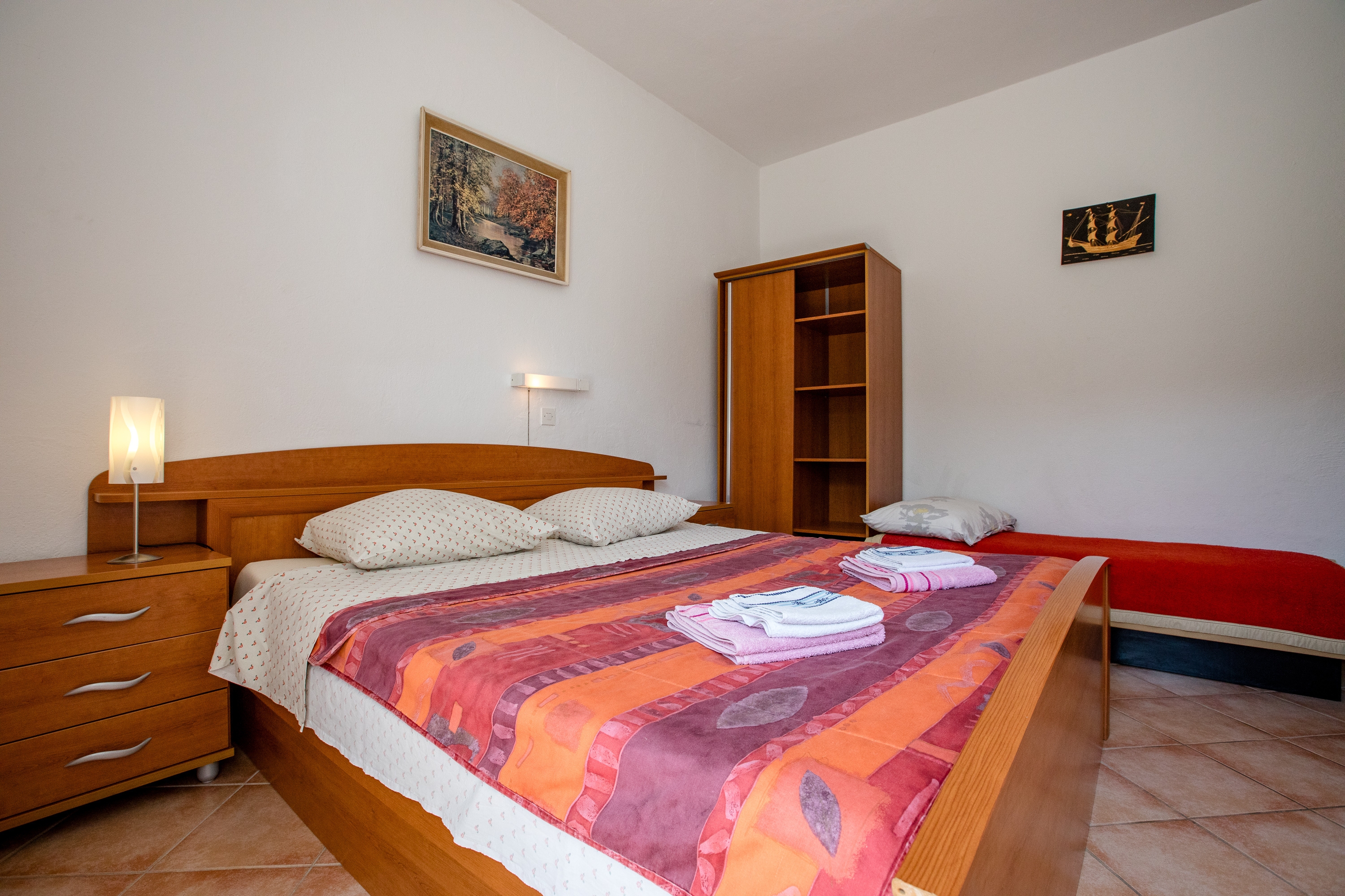 Three bedroom apartment with terrace Palit, Rab  A-a