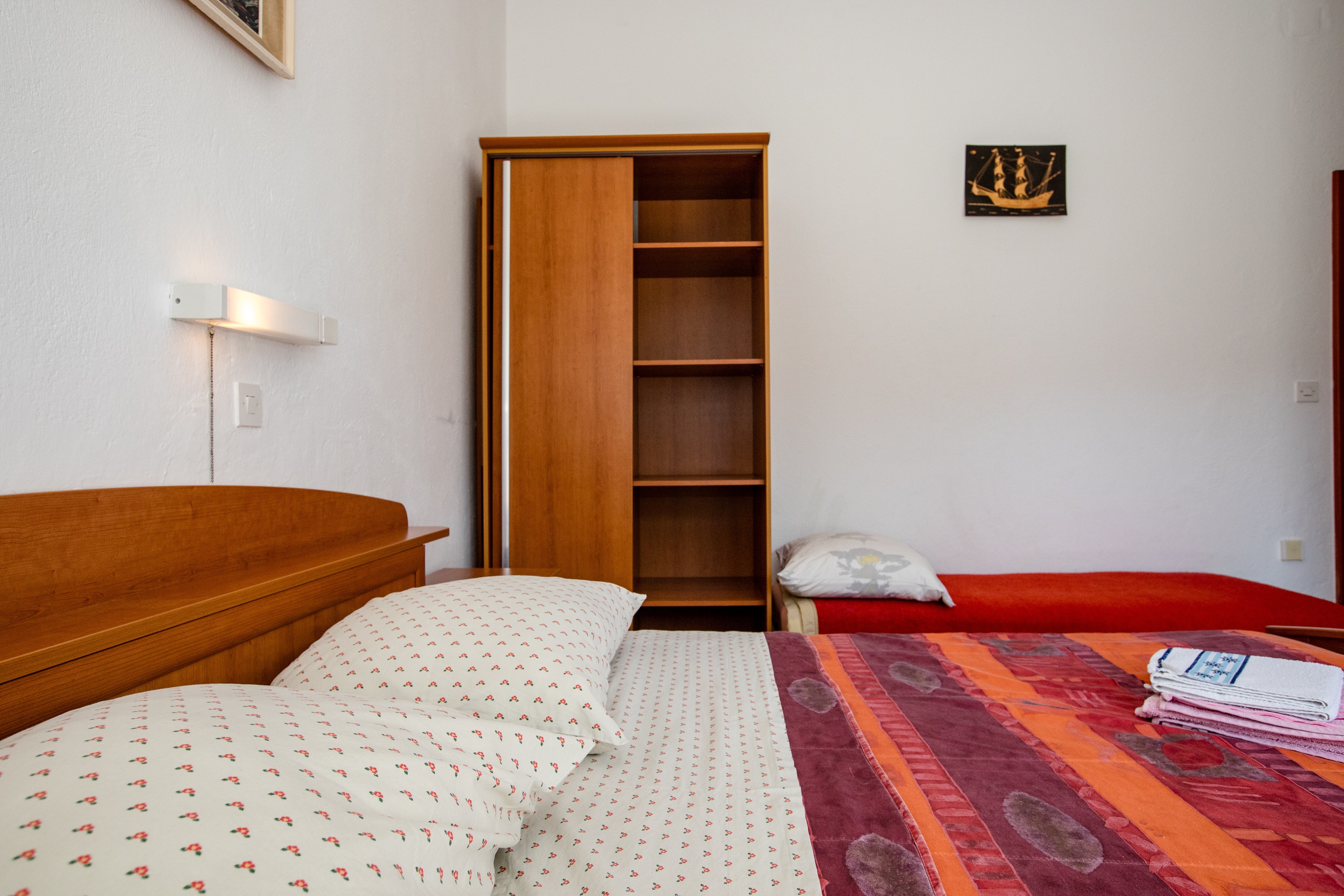 Three bedroom apartment with terrace Palit, Rab  A-a