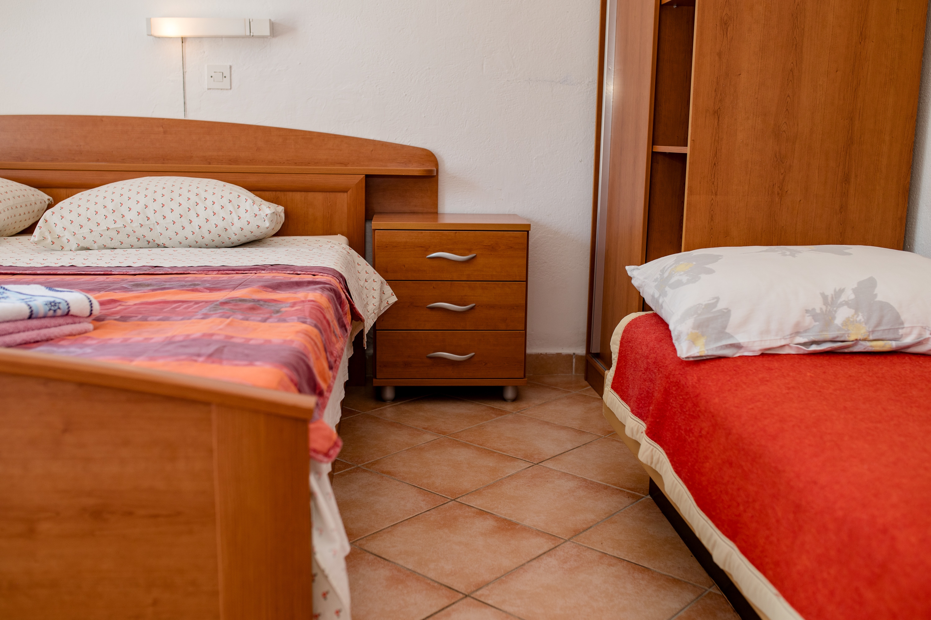 Three bedroom apartment with terrace Palit, Rab  A-a