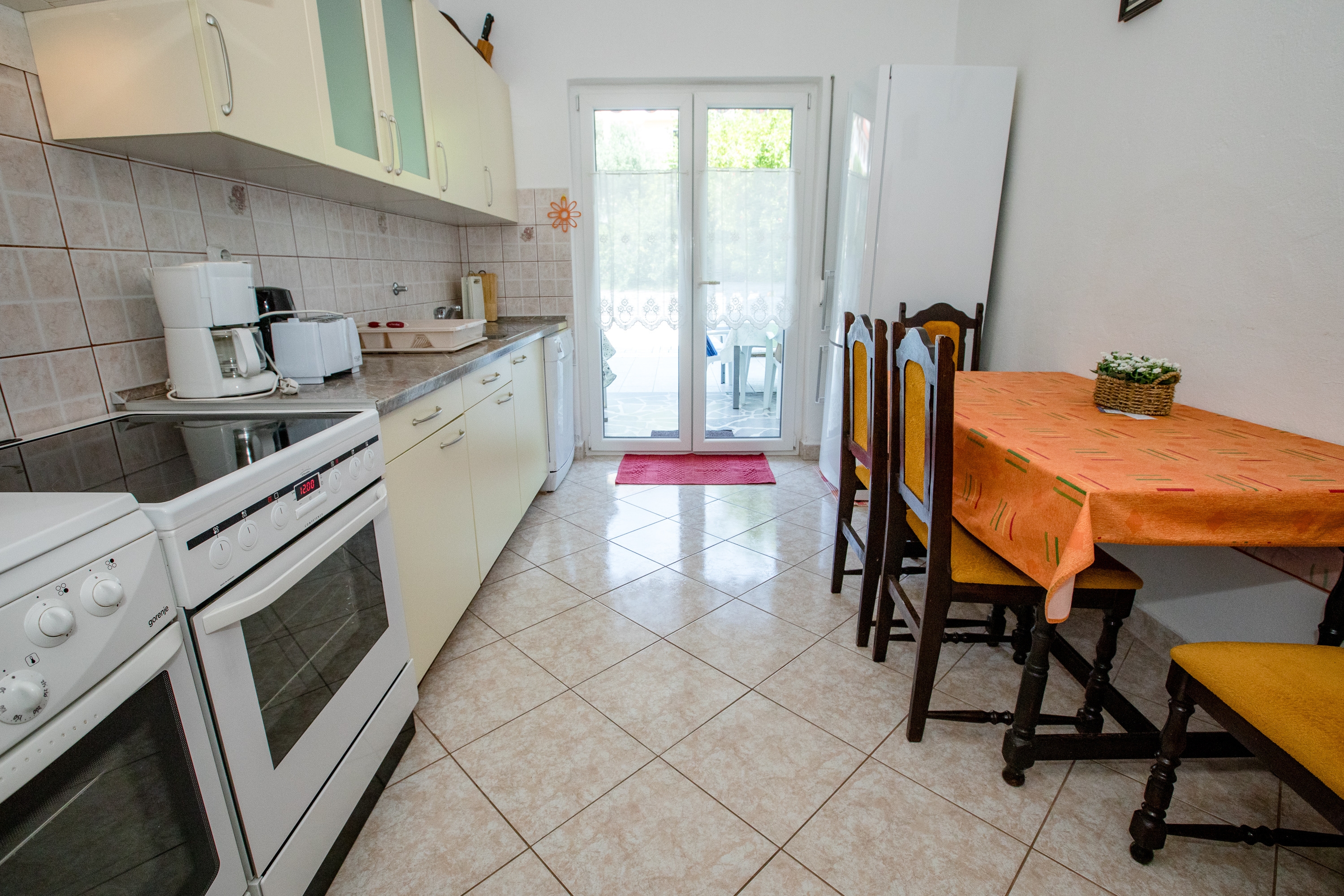 Three bedroom apartment with terrace Palit, Rab (A-4990-a) Three bedroom apartment with terrace Palit, Rab (A-4990-a)