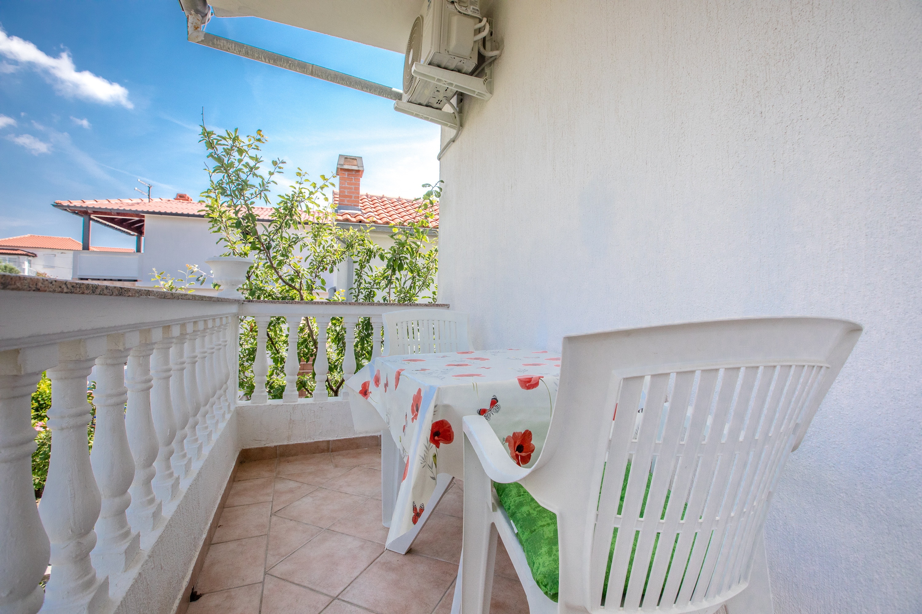 Two bedroom apartment with balcony Palit, Rab  A-b