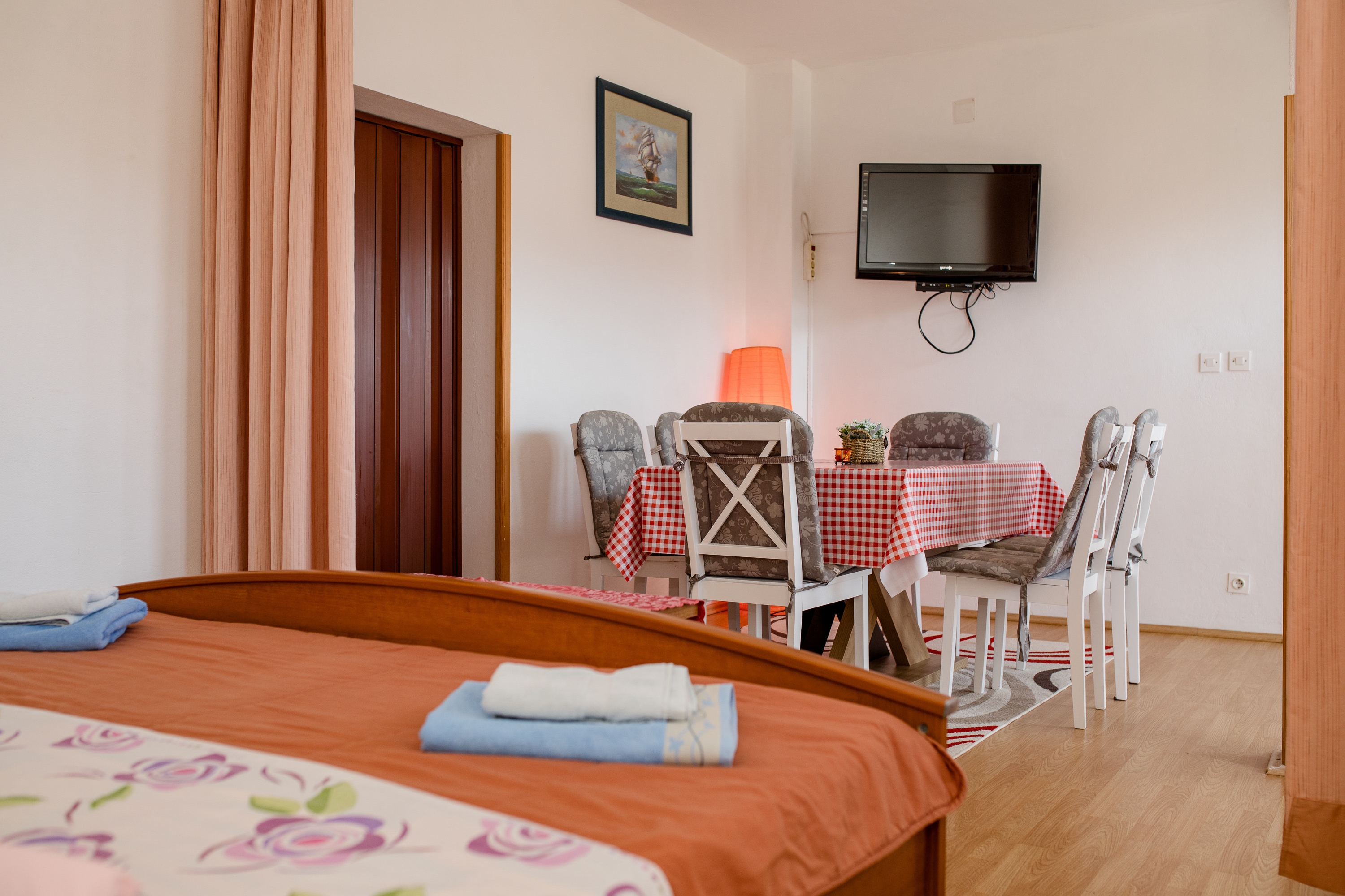Two bedroom apartment with balcony Palit, Rab  A-b