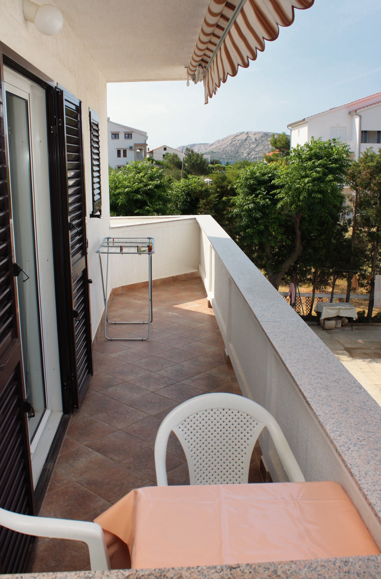 Two bedroom apartment with balcony and sea view Barbat, Rab  A-a