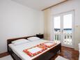 Bedroom Barbat, Bedroom in the room.