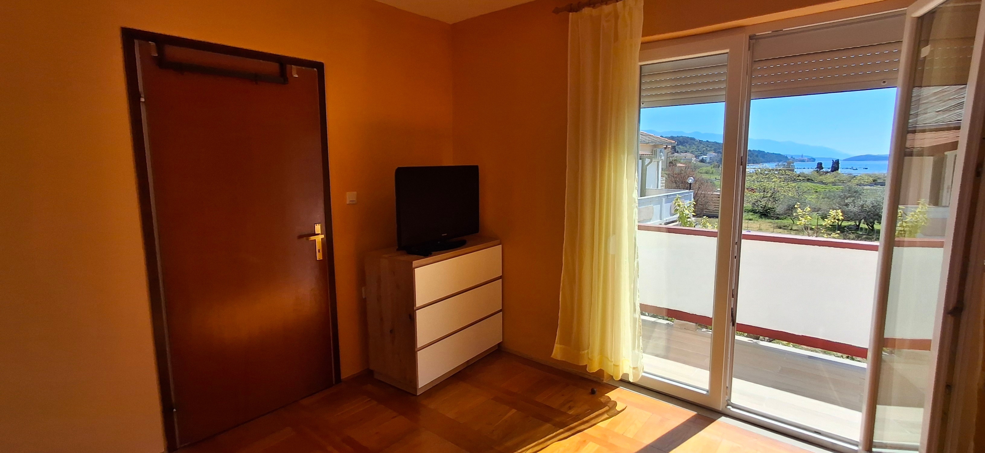 One bedroom apartment with balcony and sea view Kampor, Rab  A-a