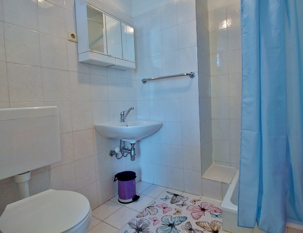 One bedroom apartment with terrace and sea view Kampor, Rab  A-b