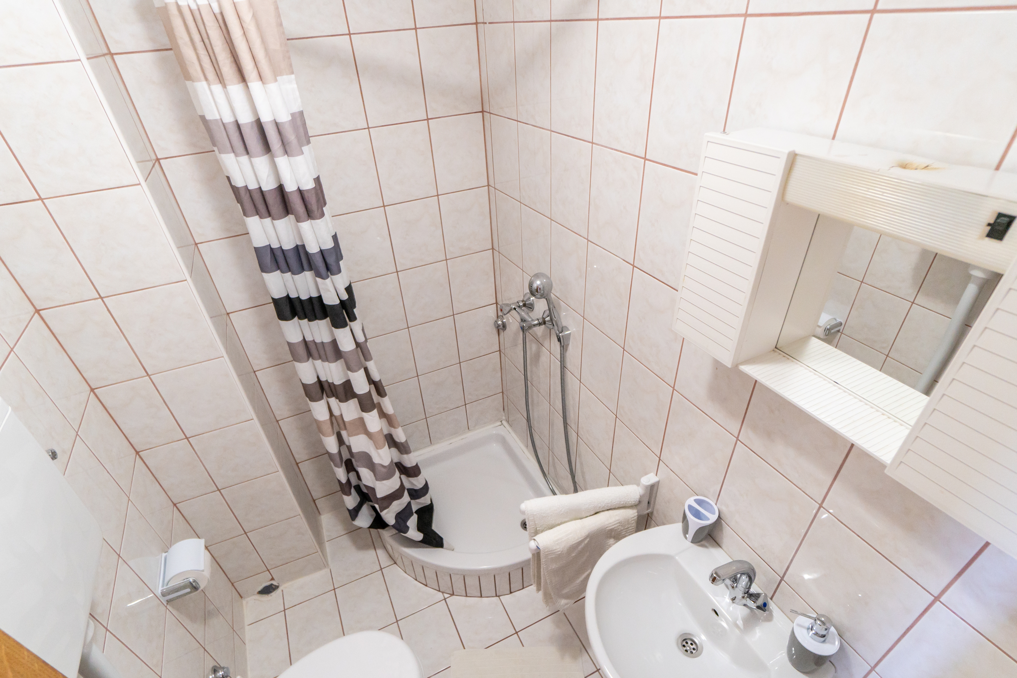 Two bedroom apartment with terrace and sea view Palit, Rab  A-b