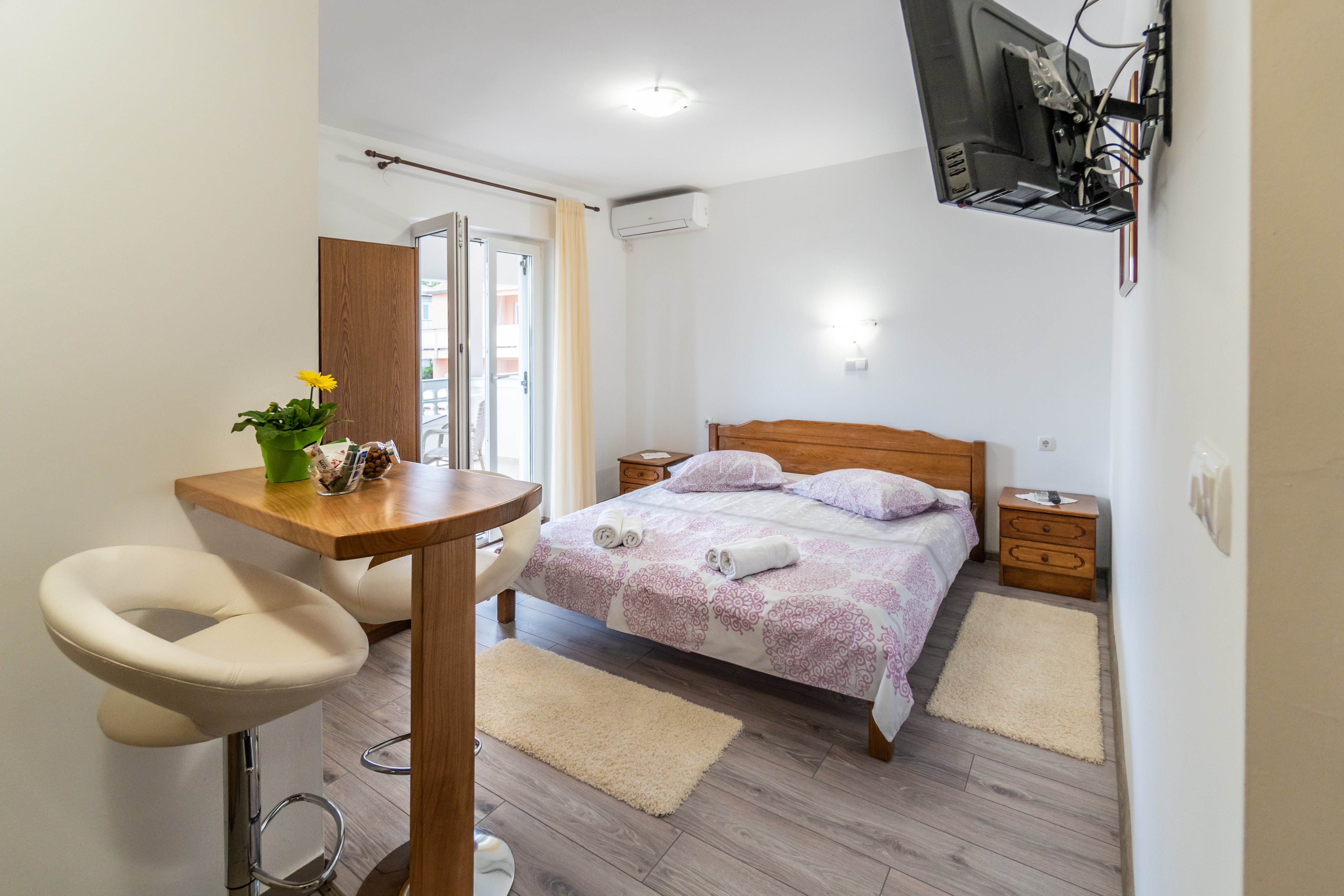 Studio flat with terrace and sea view Palit, Rab (AS-5010-a) Studio flat with terrace and sea view Palit, Rab (AS-5010-a)