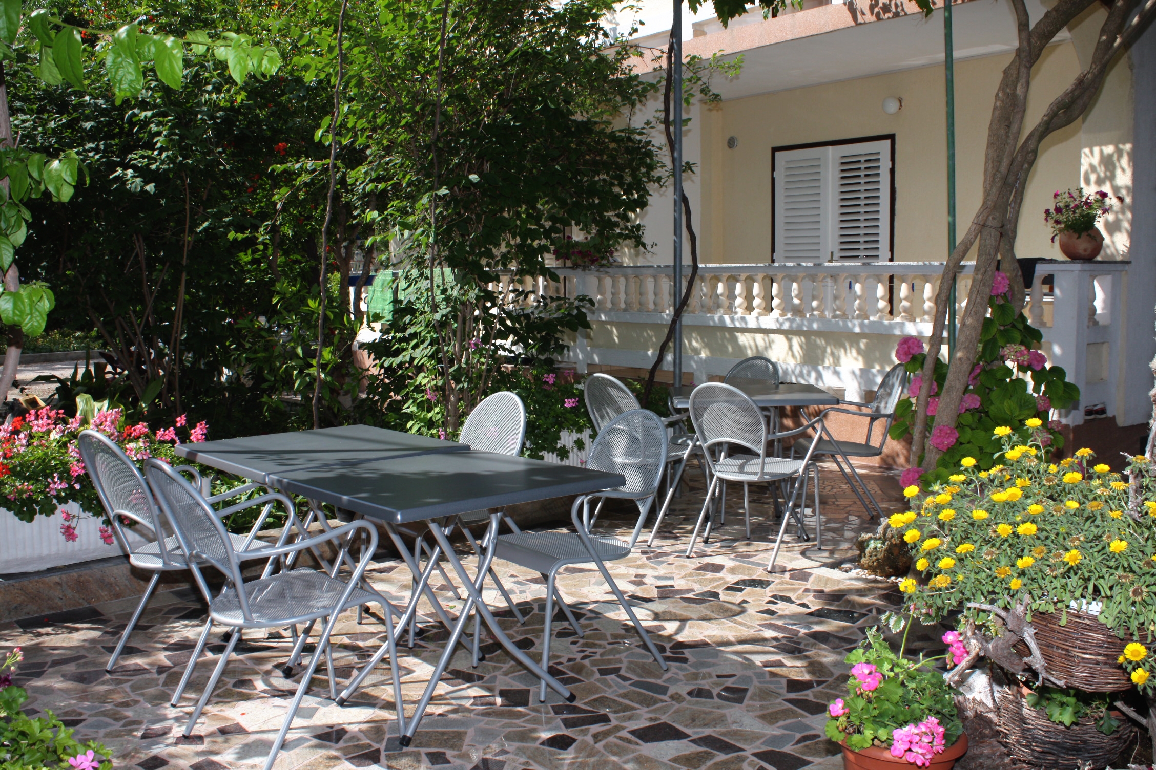 Room with balcony Palit, Rab (S-5010-b) Room with balcony Palit, Rab (S-5010-b)