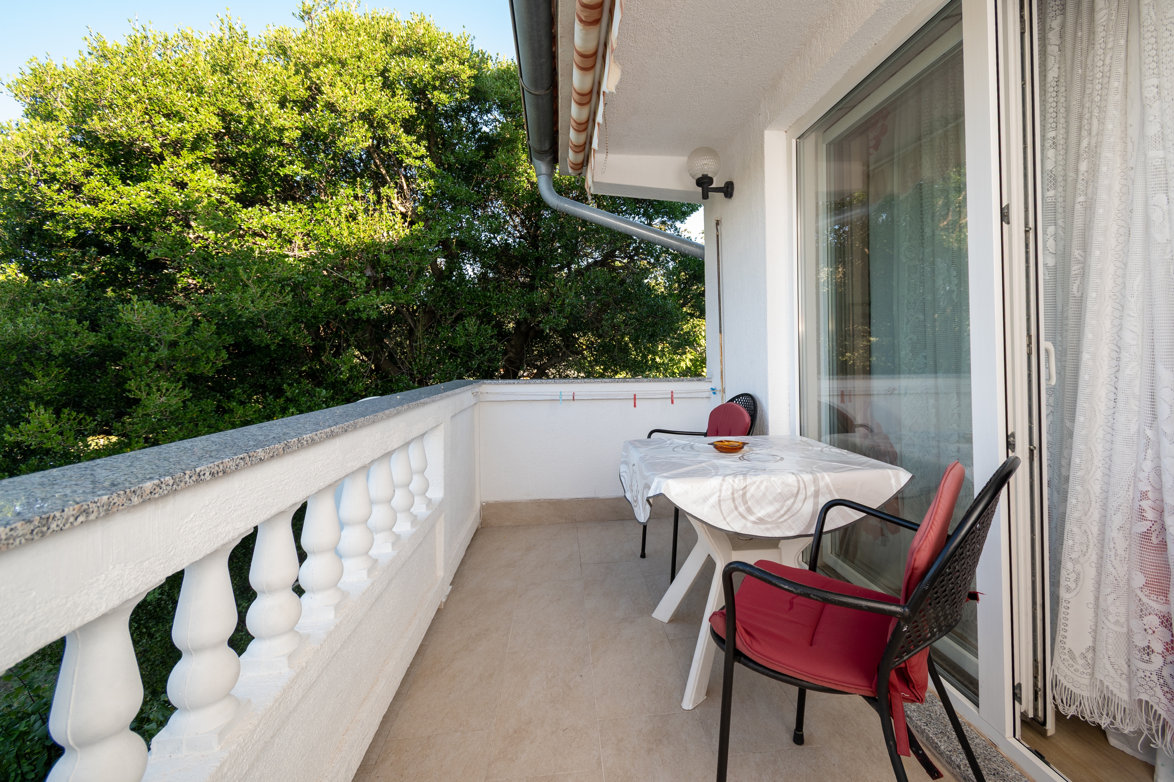 One bedroom apartment with terrace Kampor, Rab  A-b