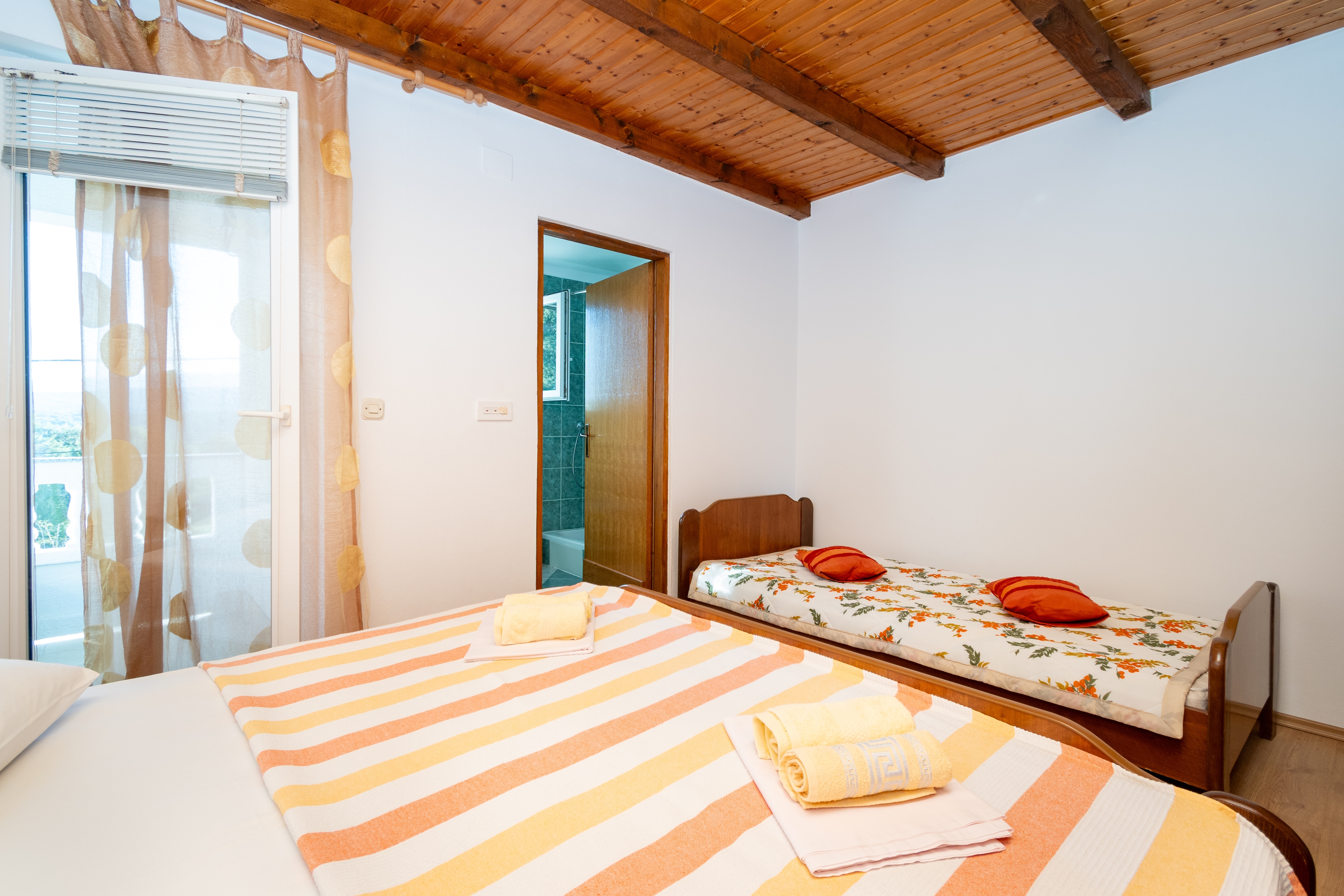 One bedroom apartment with terrace Kampor, Rab  A-b
