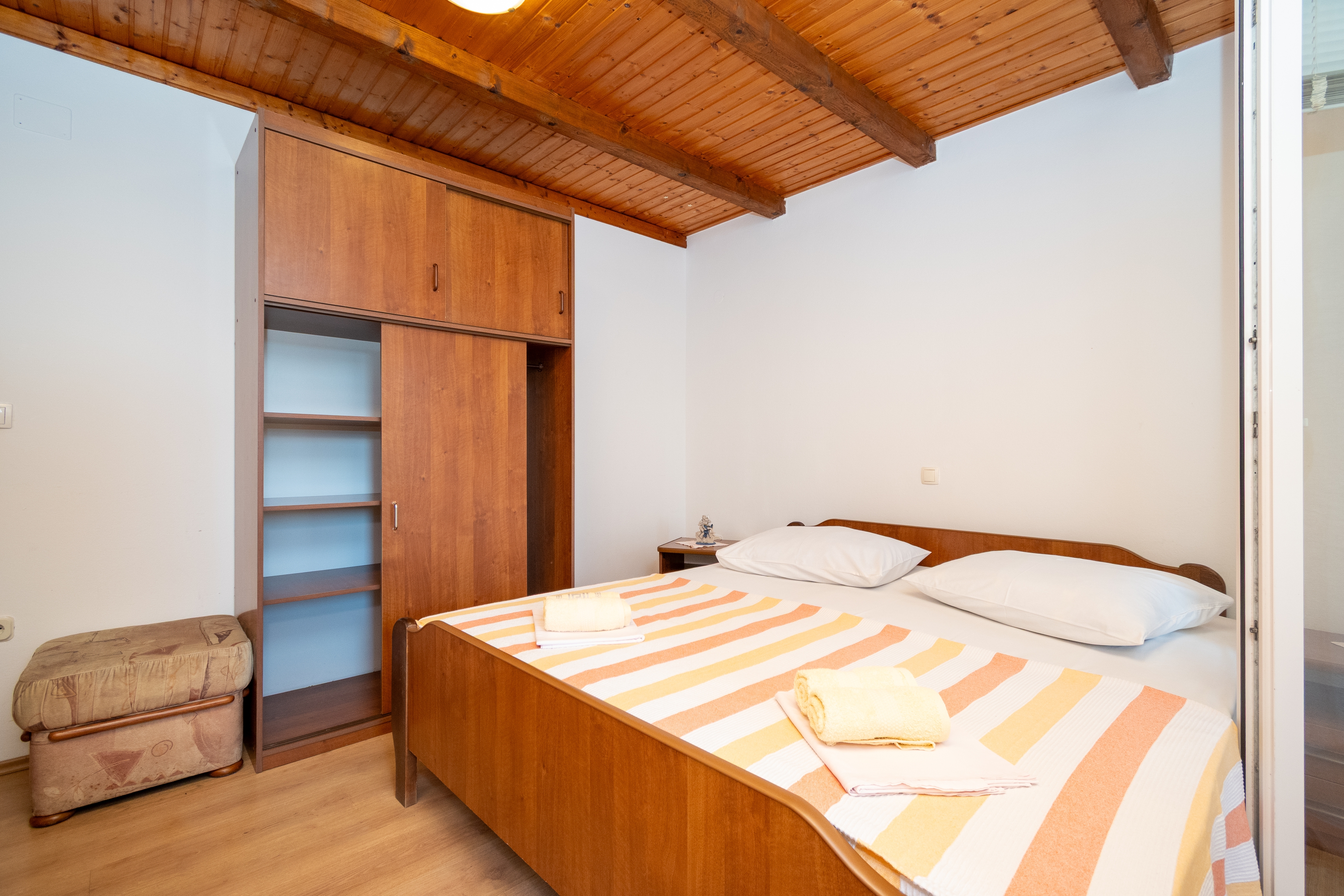 One bedroom apartment with terrace Kampor, Rab  A-b