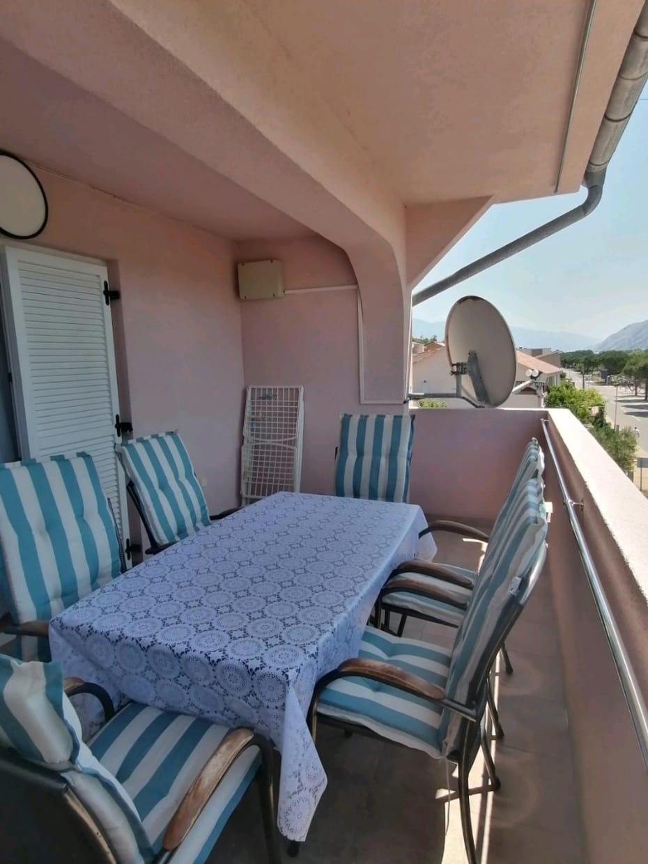Two bedroom apartment with terrace Lopar, Rab  A-a