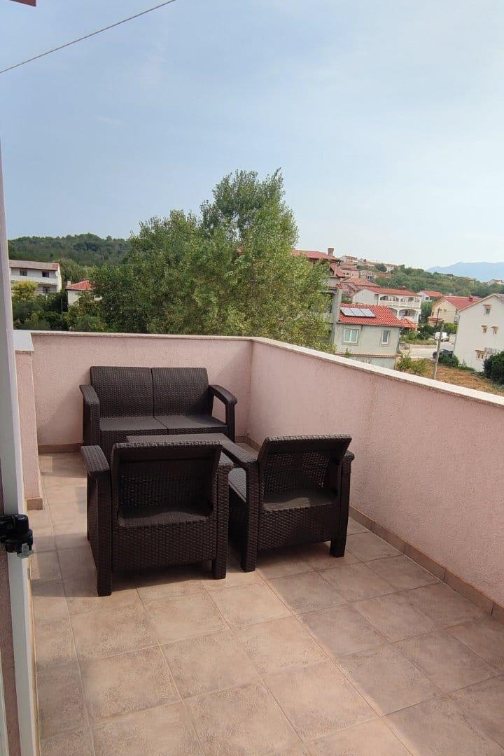 Two bedroom apartment with terrace Lopar, Rab  A-a