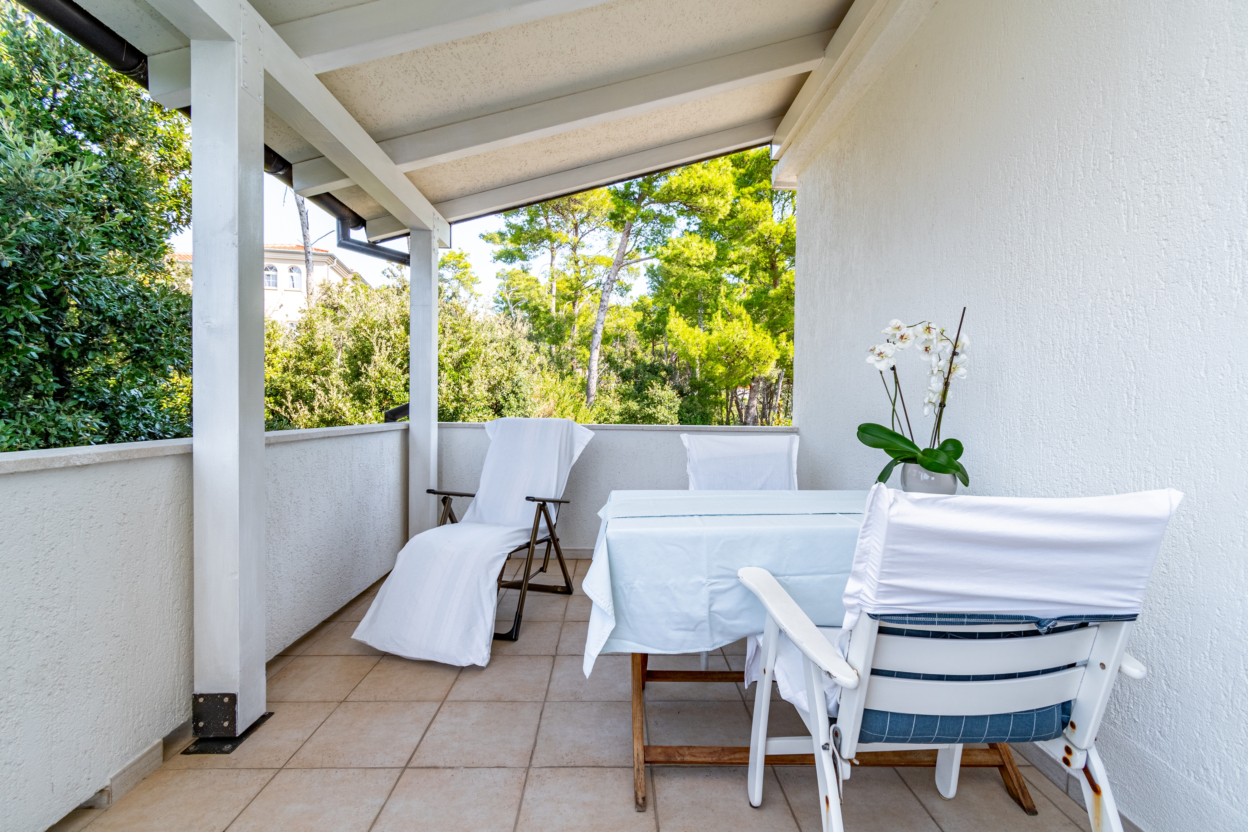 One bedroom apartment with terrace and sea view Banjol, Rab (A-5022-b) One bedroom apartment with terrace and sea view Banjol, Rab (A-5022-b)