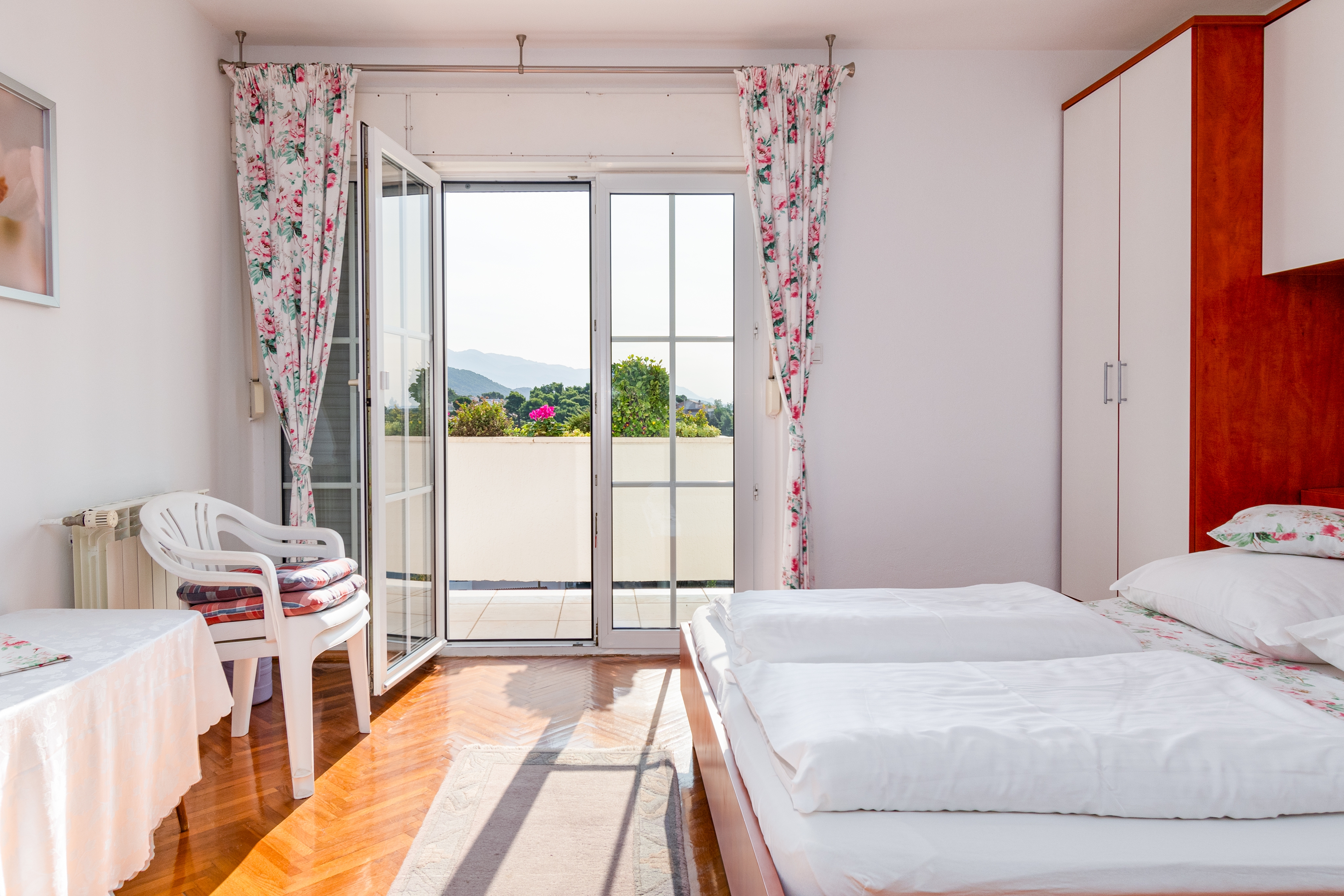 One bedroom apartment with terrace and sea view Banjol, Rab (A-5022-c) One bedroom apartment with terrace and sea view Banjol, Rab (A-5022-c)