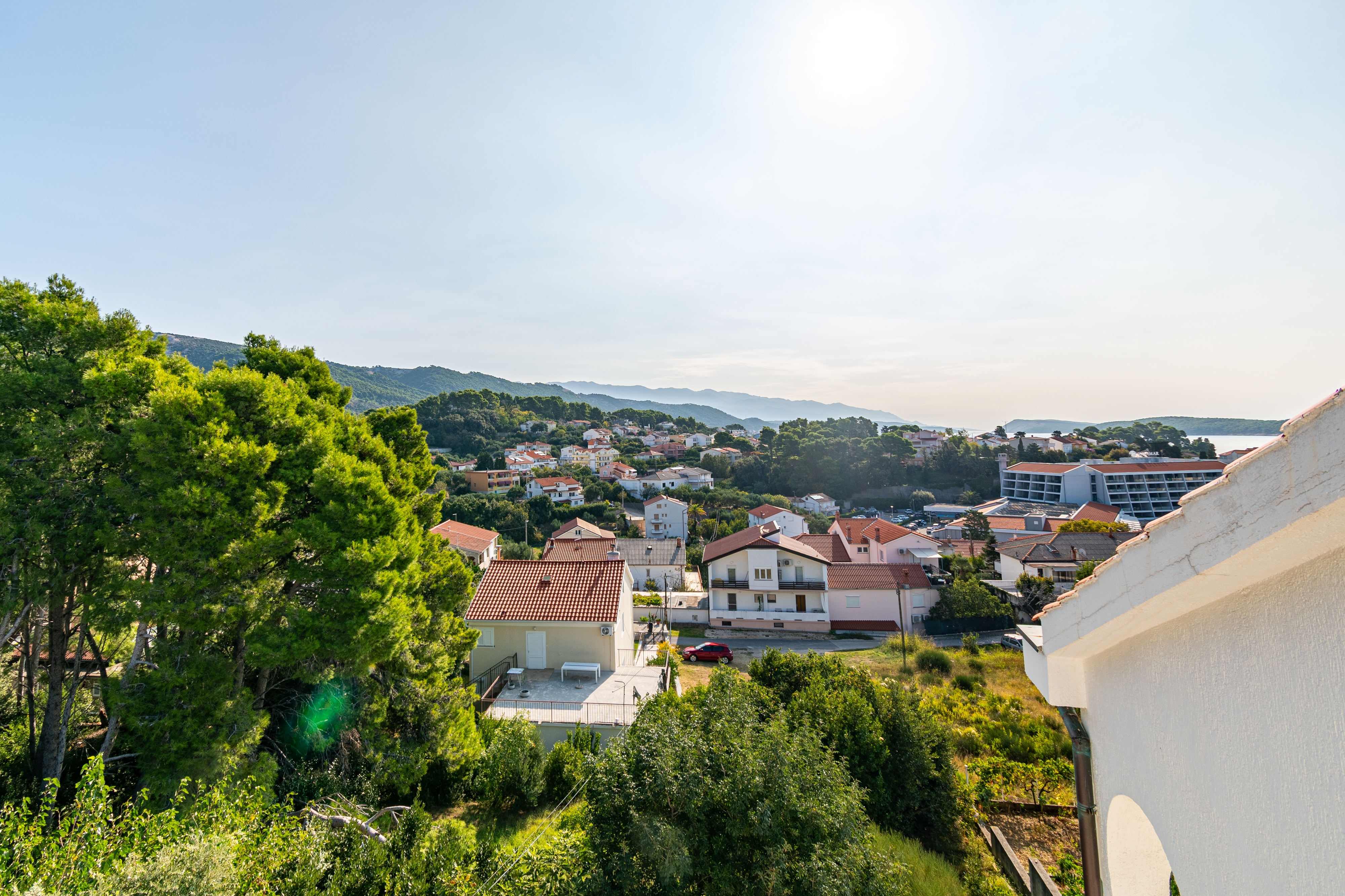 Two bedroom apartment with terrace and sea view Banjol, Rab  A-d