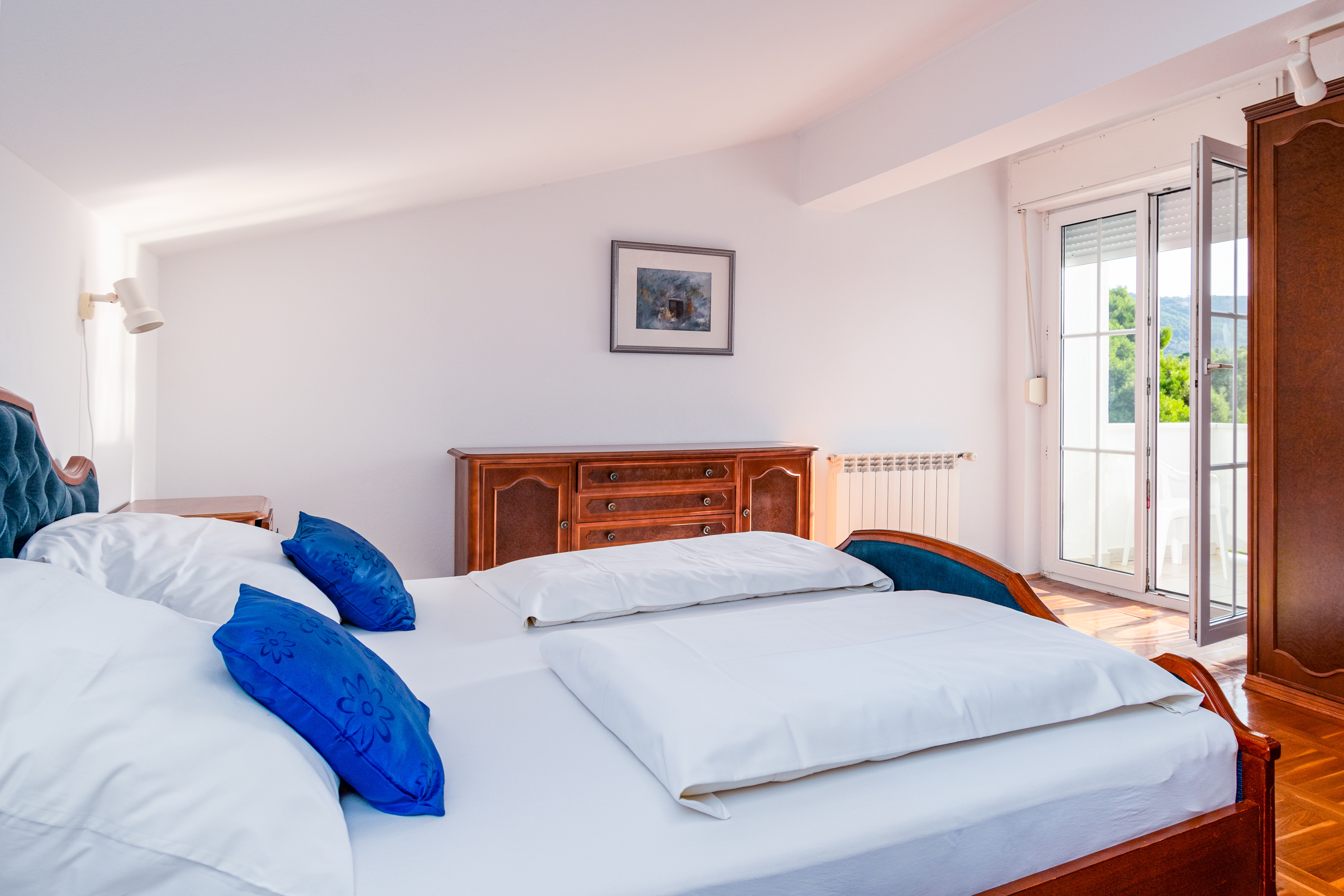 Two bedroom apartment with terrace and sea view Banjol, Rab (A-5022-d) Two bedroom apartment with terrace and sea view Banjol, Rab (A-5022-d)