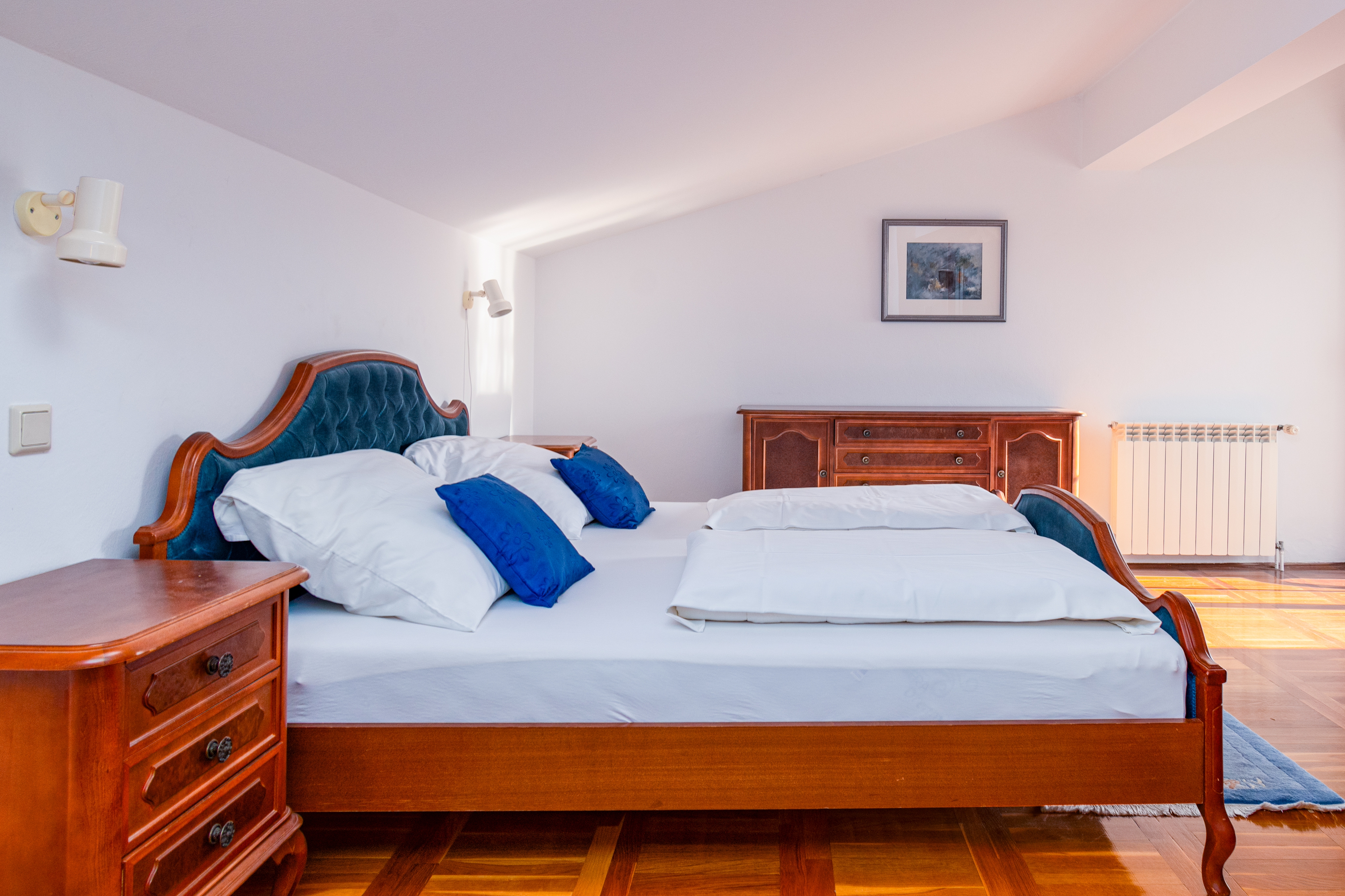 Two bedroom apartment with terrace and sea view Banjol, Rab  A-d