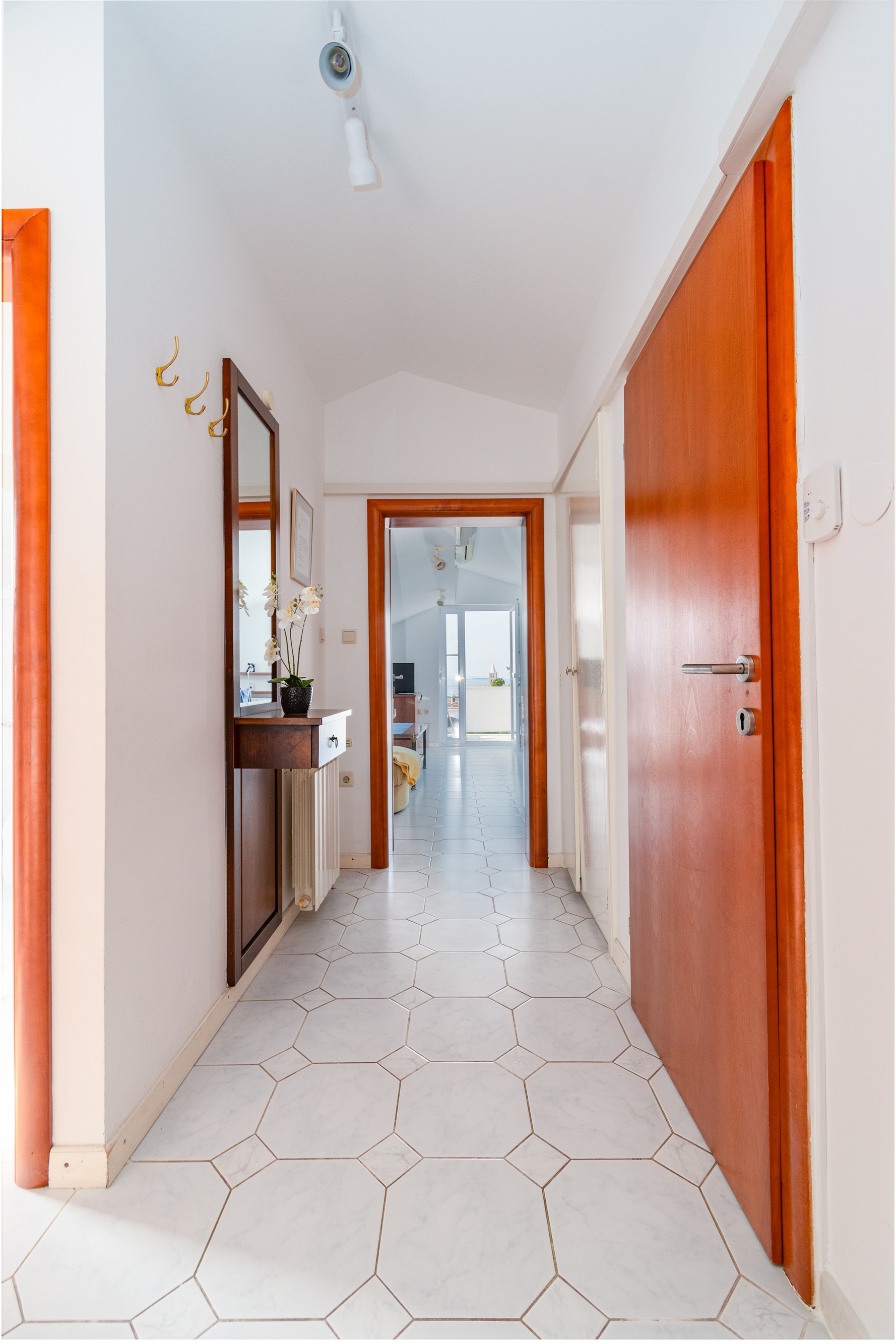 Two bedroom apartment with terrace and sea view Banjol, Rab  A-d