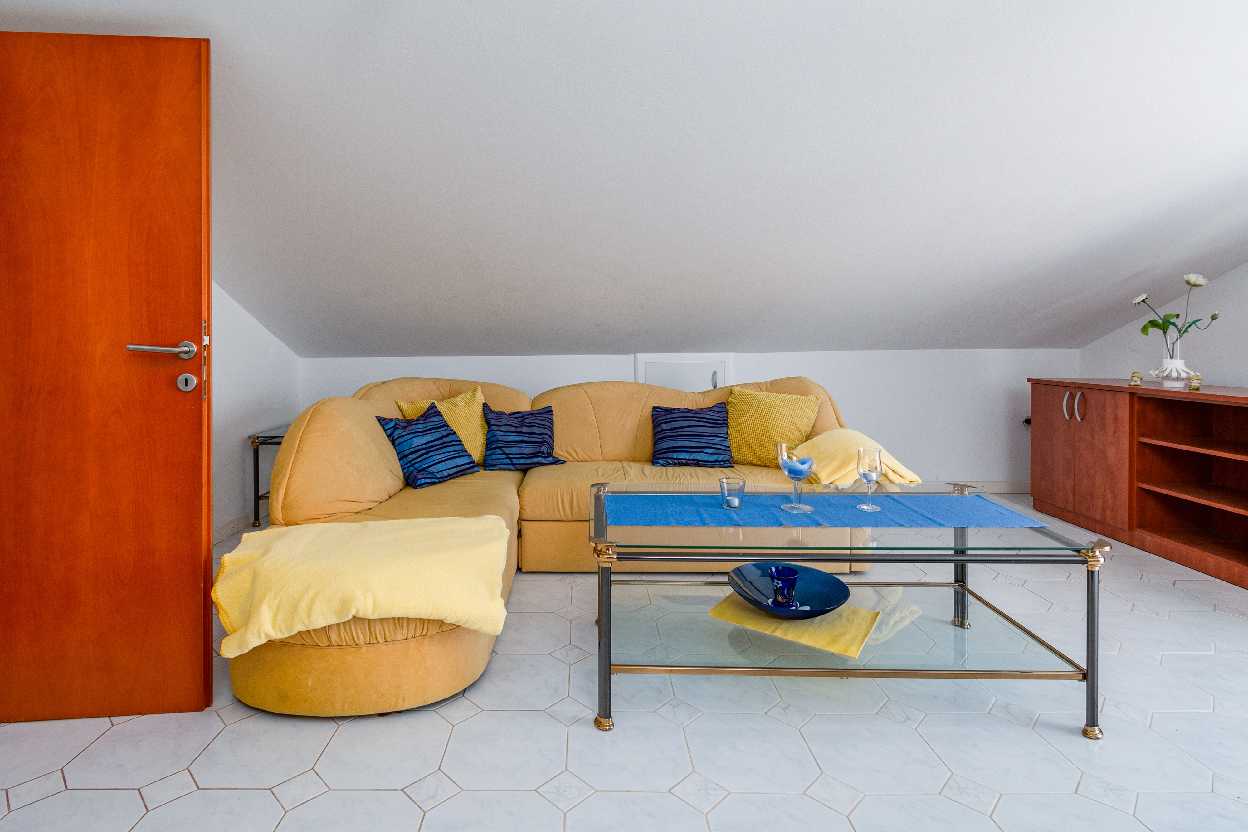 Two bedroom apartment with terrace and sea view Banjol, Rab (A-5022-d)