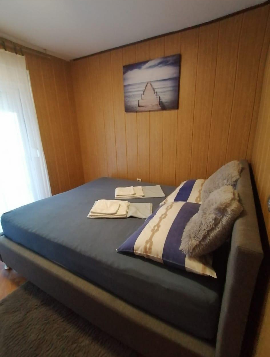 Two bedroom apartment with terrace Lopar, Rab  A-a