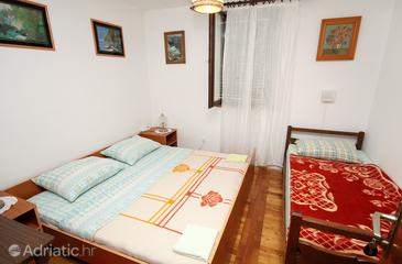 Bedroom Poljanak, Bedroom in the room, dopusteni kucni ljubimci i WIFI.