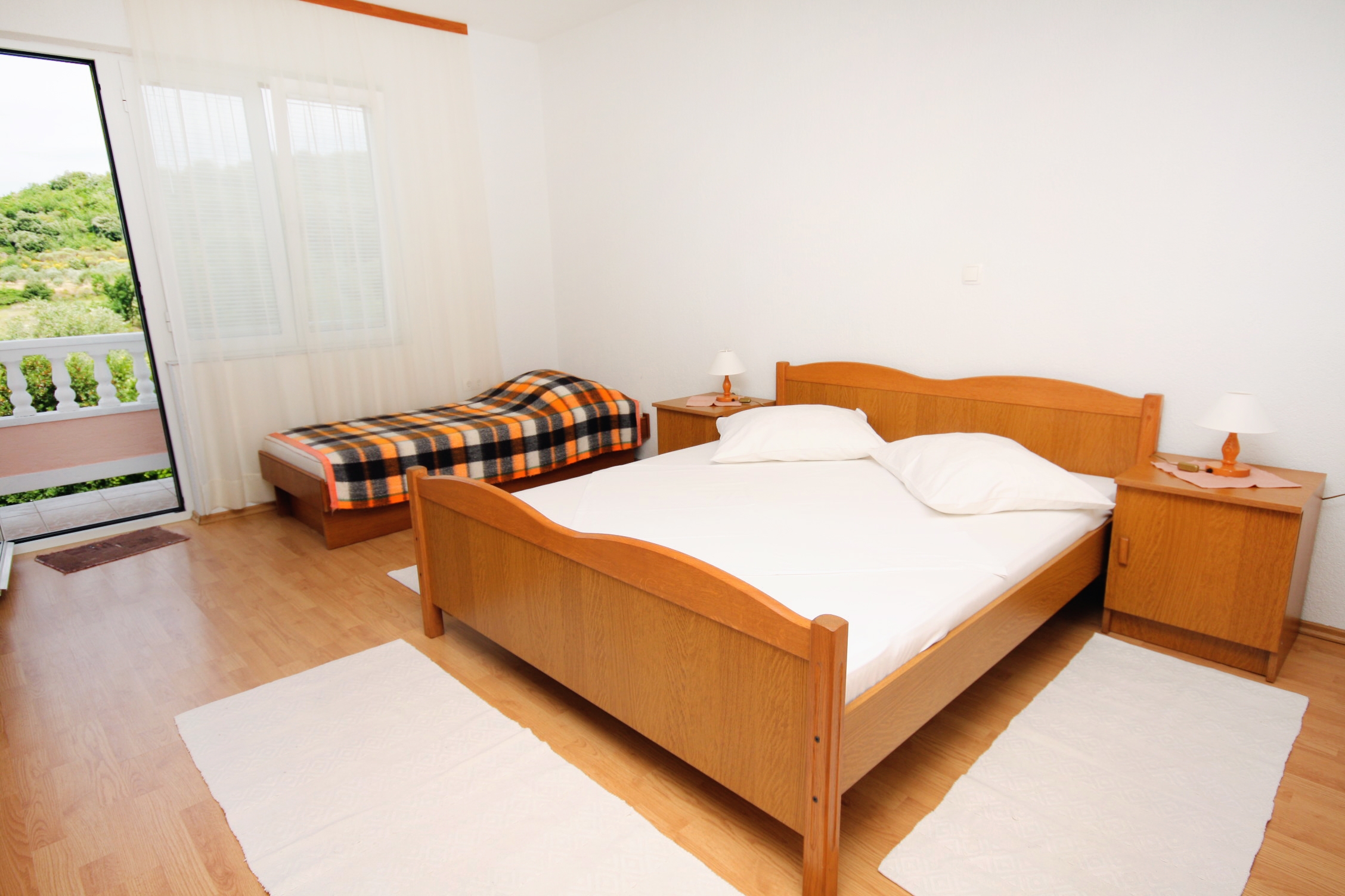 One bedroom apartment with balcony Kampor, Rab  A-b