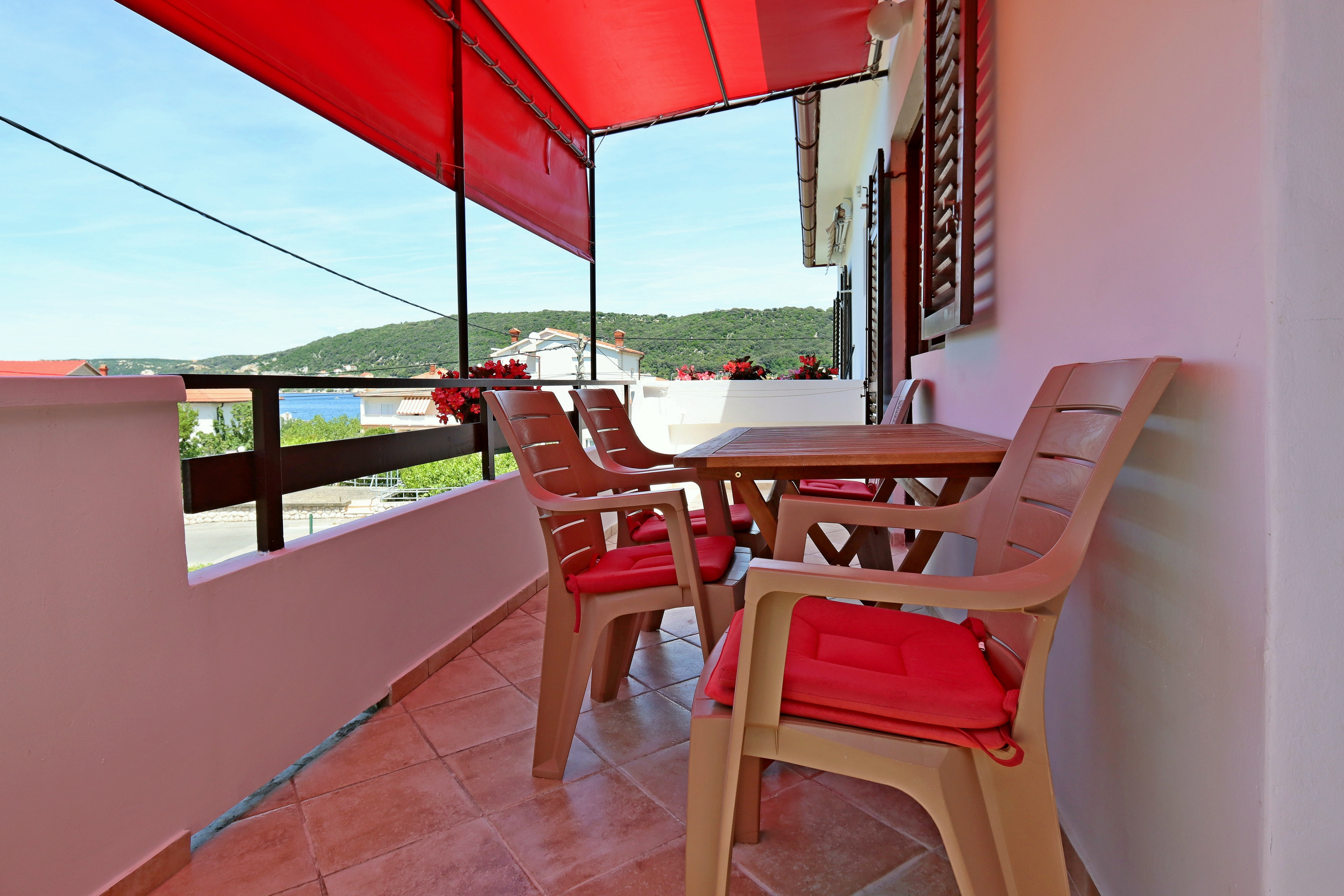 Two bedroom apartment with terrace and sea view Supetarska Draga - Donja, Rab  A-a