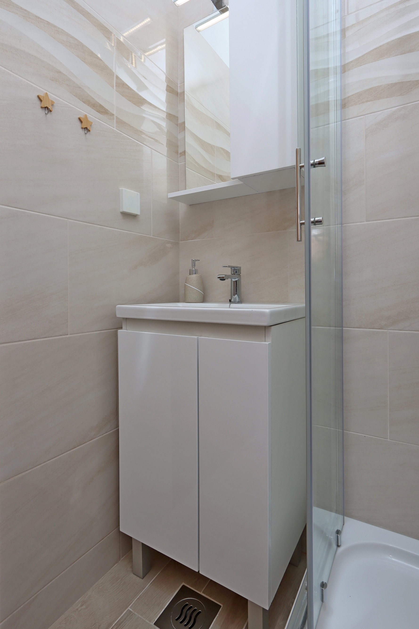 Two bedroom apartment with terrace and sea view Supetarska Draga - Donja, Rab  A-b