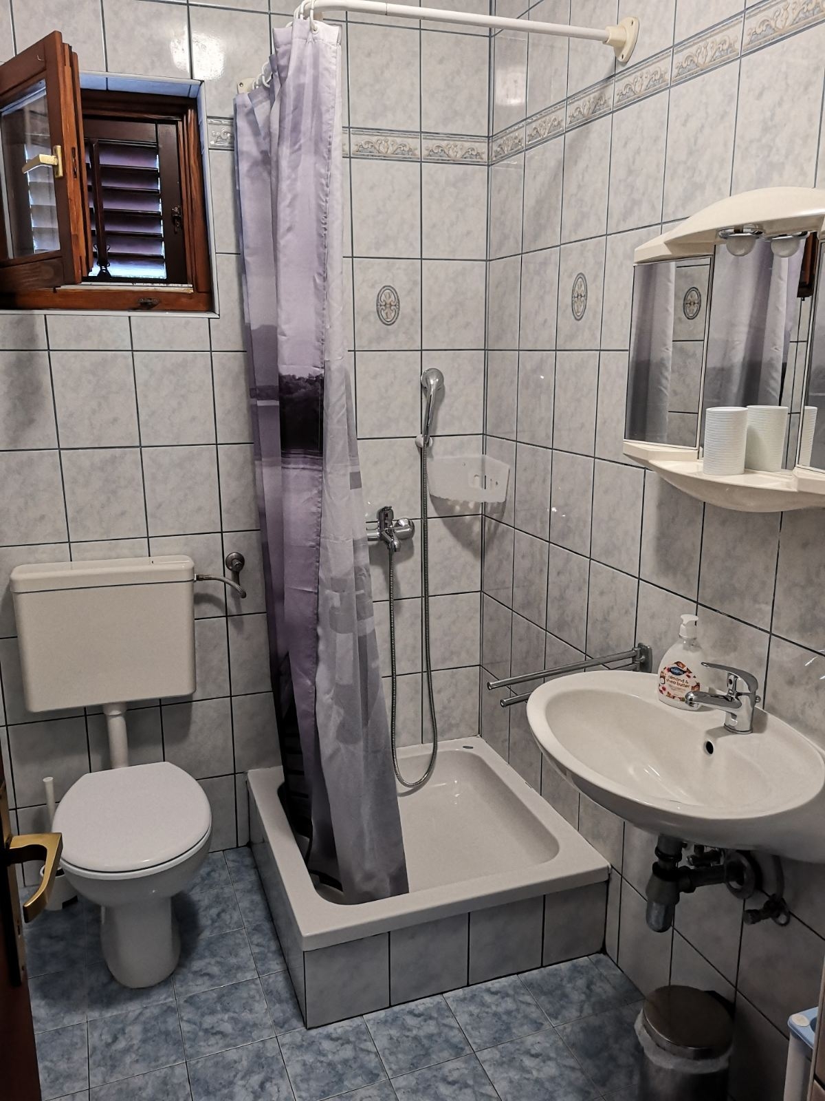 Three bedroom apartment with terrace and sea view Kampor, Rab  A-a