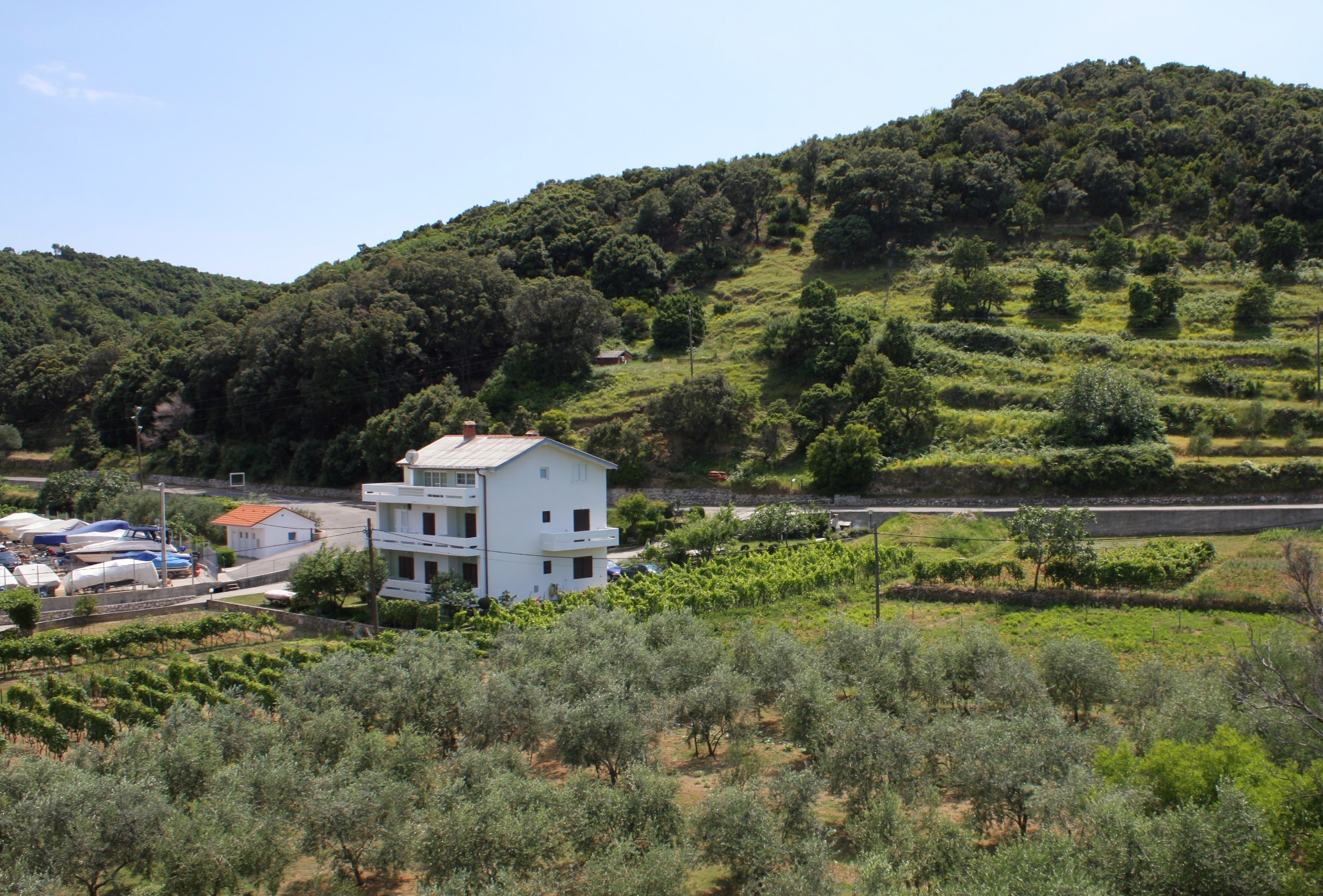 Two bedroom apartment with terrace and sea view Supetarska Draga - Donja, Rab  A-a