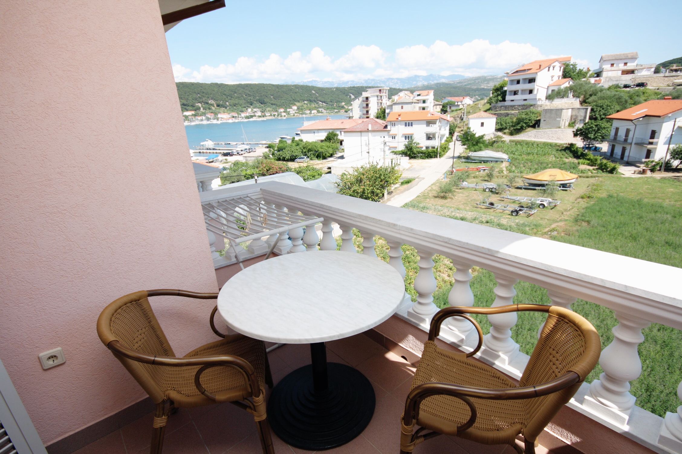 Room with terrace and sea view Supetarska Draga - Donja, Rab (S-5033-c)