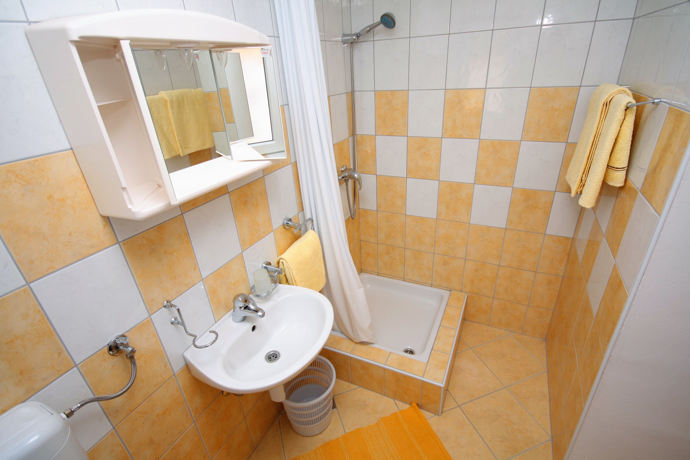 Three bedroom apartment with terrace and sea view Kampor, Rab  A-a